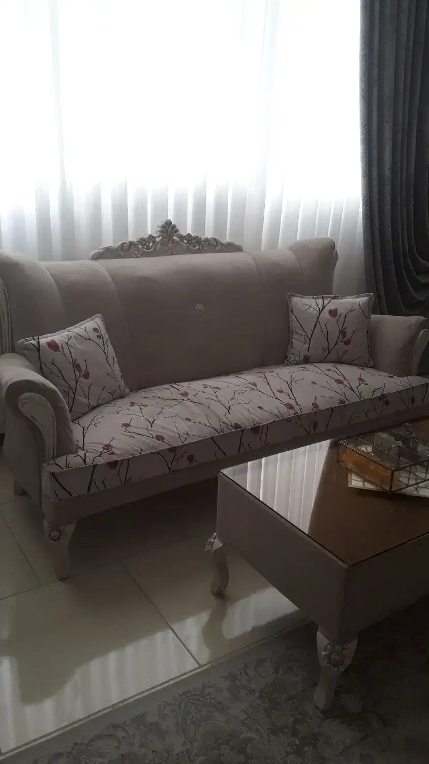 مبل ۵ نفره و میز ناهار خوری ۴ نفره|مبلمان خانگی و میز عسلی|پردیس, فاز ۸|دیوار