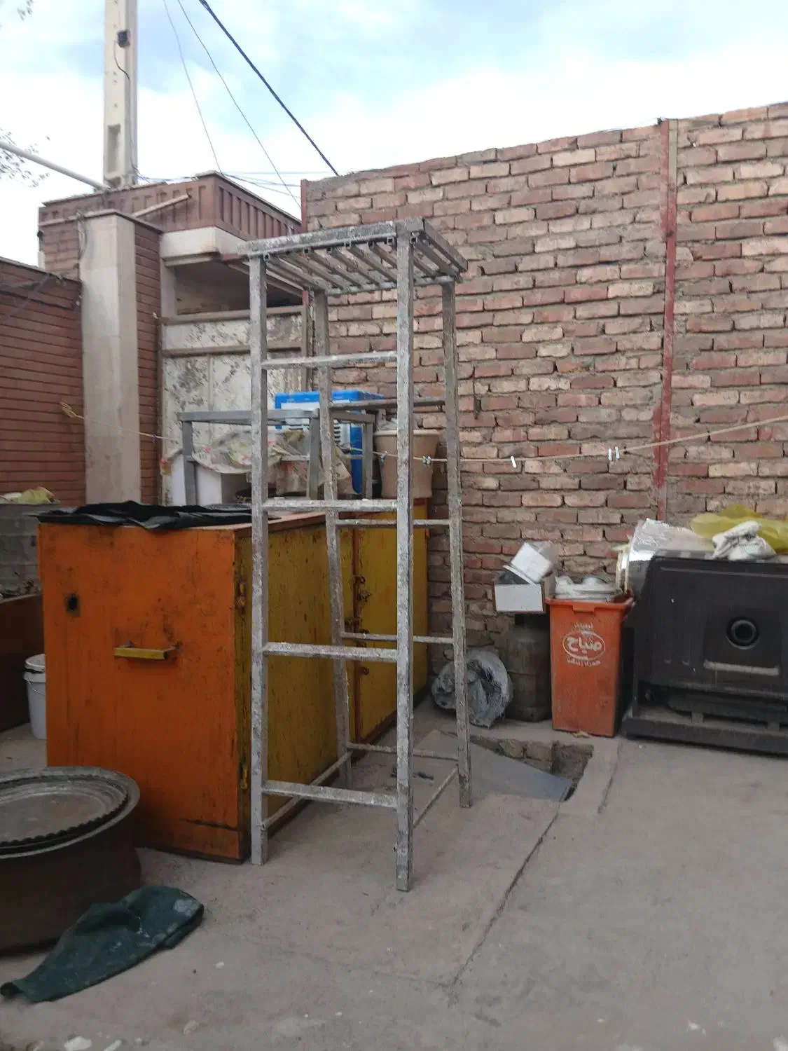 چهار پایه اهنی|ابزارآلات|کرمان, |دیوار