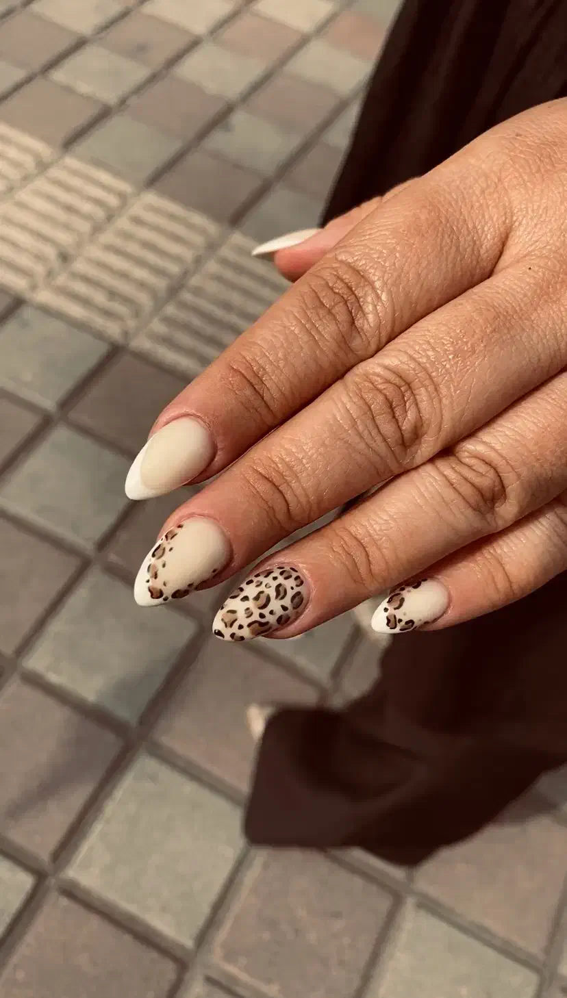 نیازمند مدل ناخن برای تکمیل آلبوم|خدمات آرایشگری و زیبایی|رشت, نیکمرام|دیوار