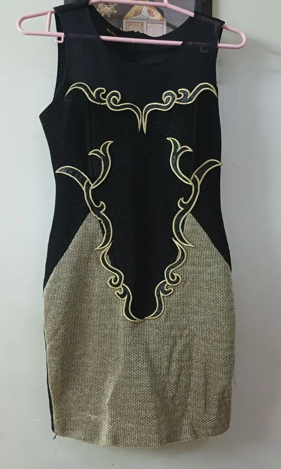 لباس مجلسی زنانه|لباس|شیراز, پانصد دستگاه ارتش|دیوار