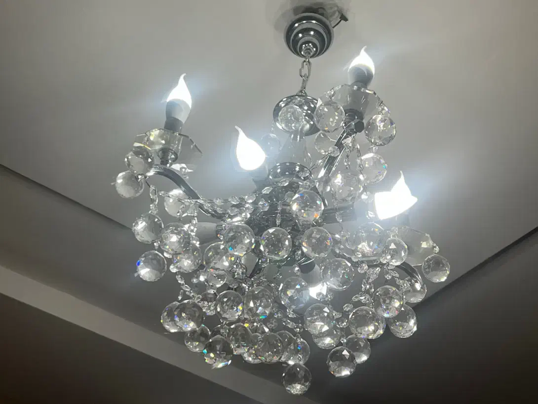 لوستر بسیار نو و تمیز|لوستر و چراغ آویز|مشهد, آبکوه|دیوار