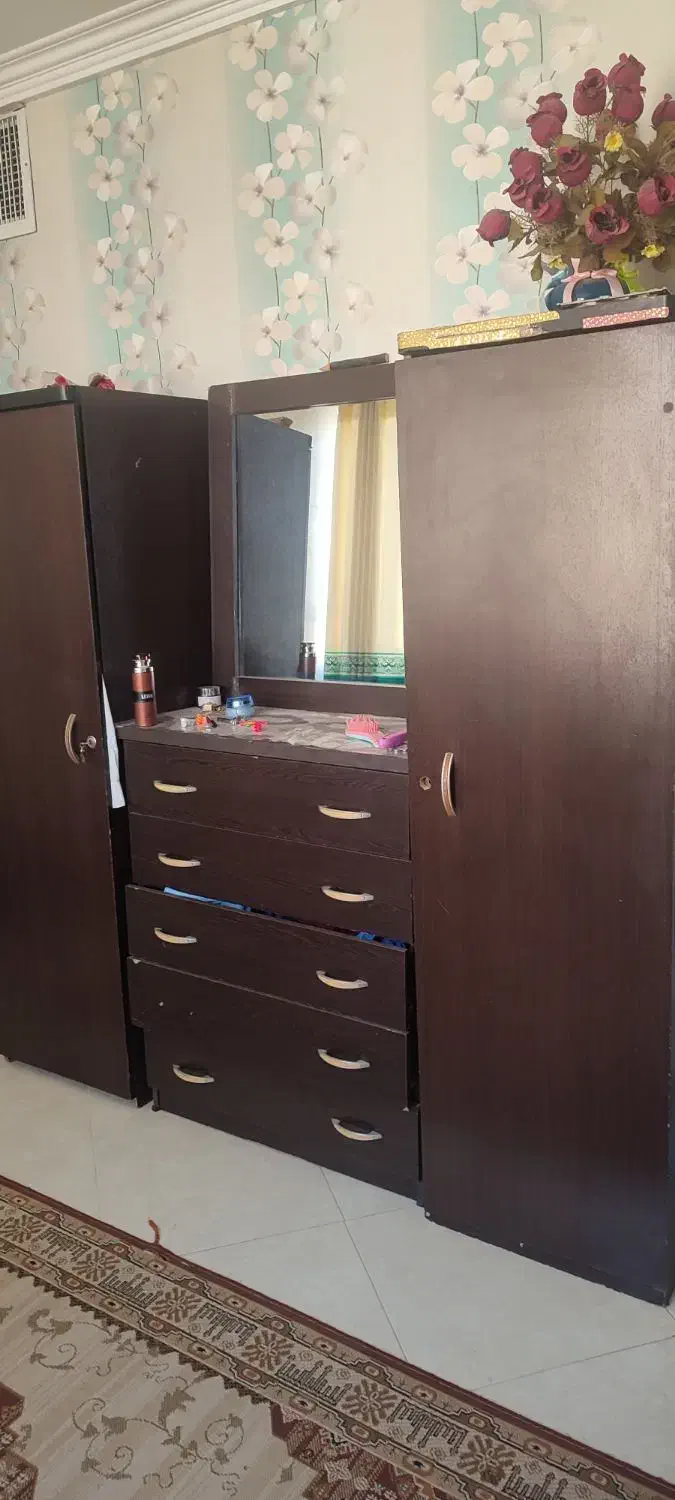 کمد دراور|جاکفشی، کمد، دراور|بیرجند, |دیوار