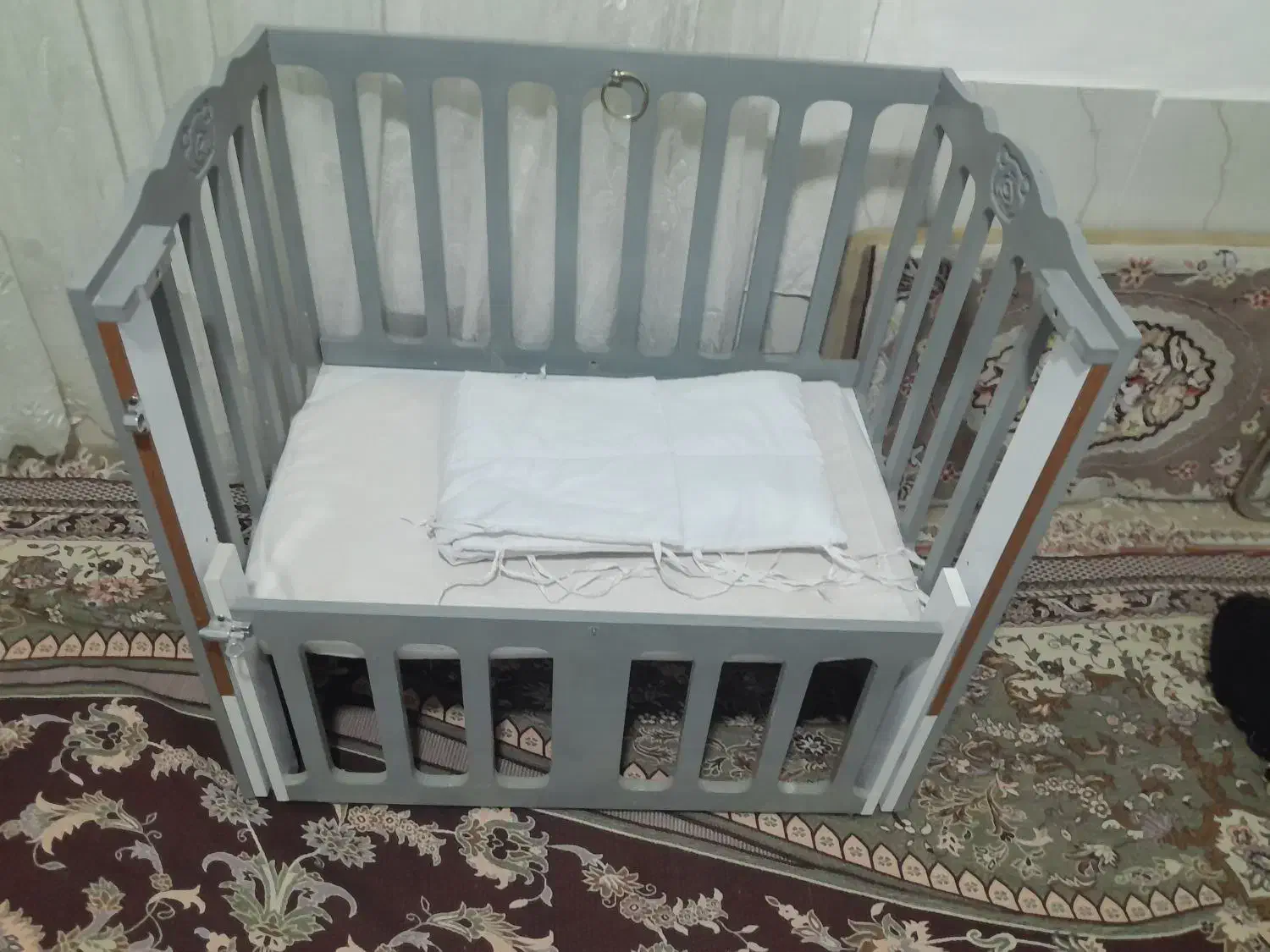 تخت نوزاد|تخت و صندلی بچه|نیشابور, شهید جعفری|دیوار