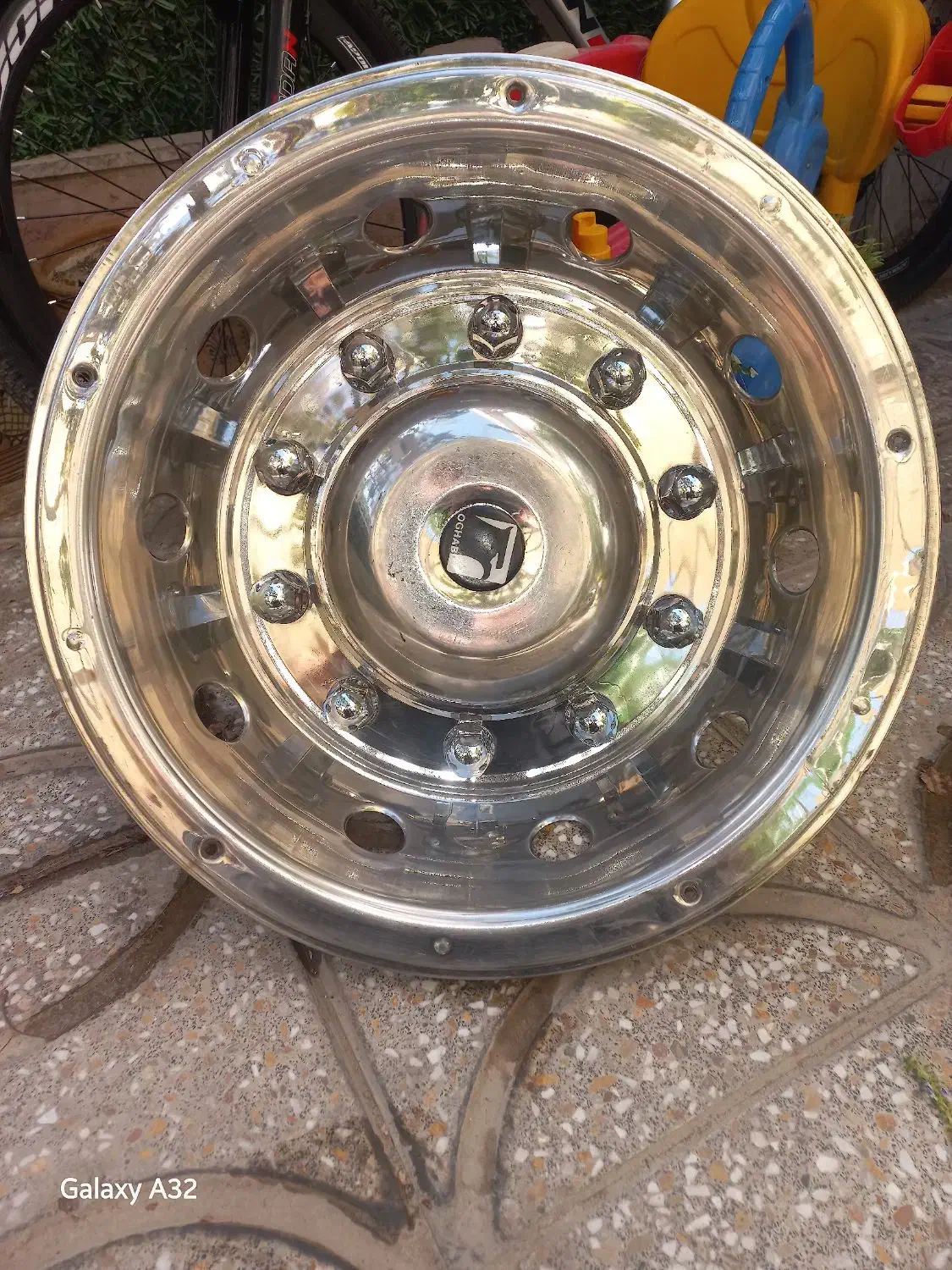 یک دست کامل قالپاق اتوبوس|قطعات یدکی و لوازم جانبی|اندیشه, اندیشه فاز ۳|دیوار