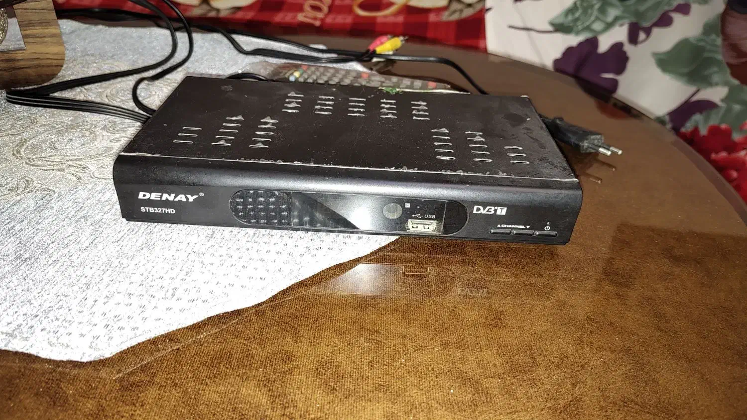 گیرنده دیجیتال دنا|صوتی و تصویری|رشت, استقامت ۲|دیوار