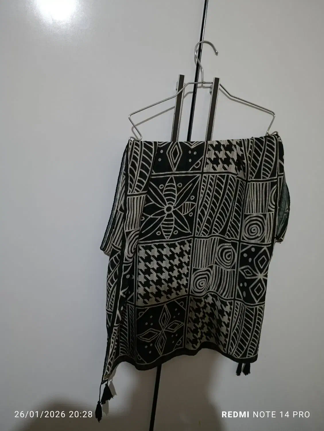 شال و روسری|لباس|دورود, |دیوار