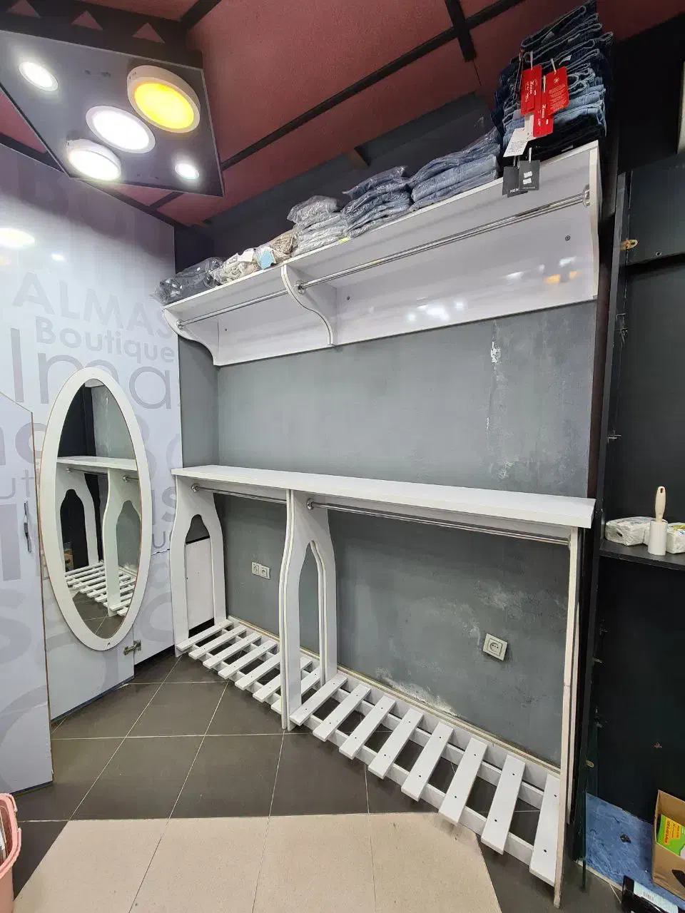 رگال و میز بوتیک +فروش فوری|فروشگاه و مغازه|لاهیجان, امیرشهید|دیوار