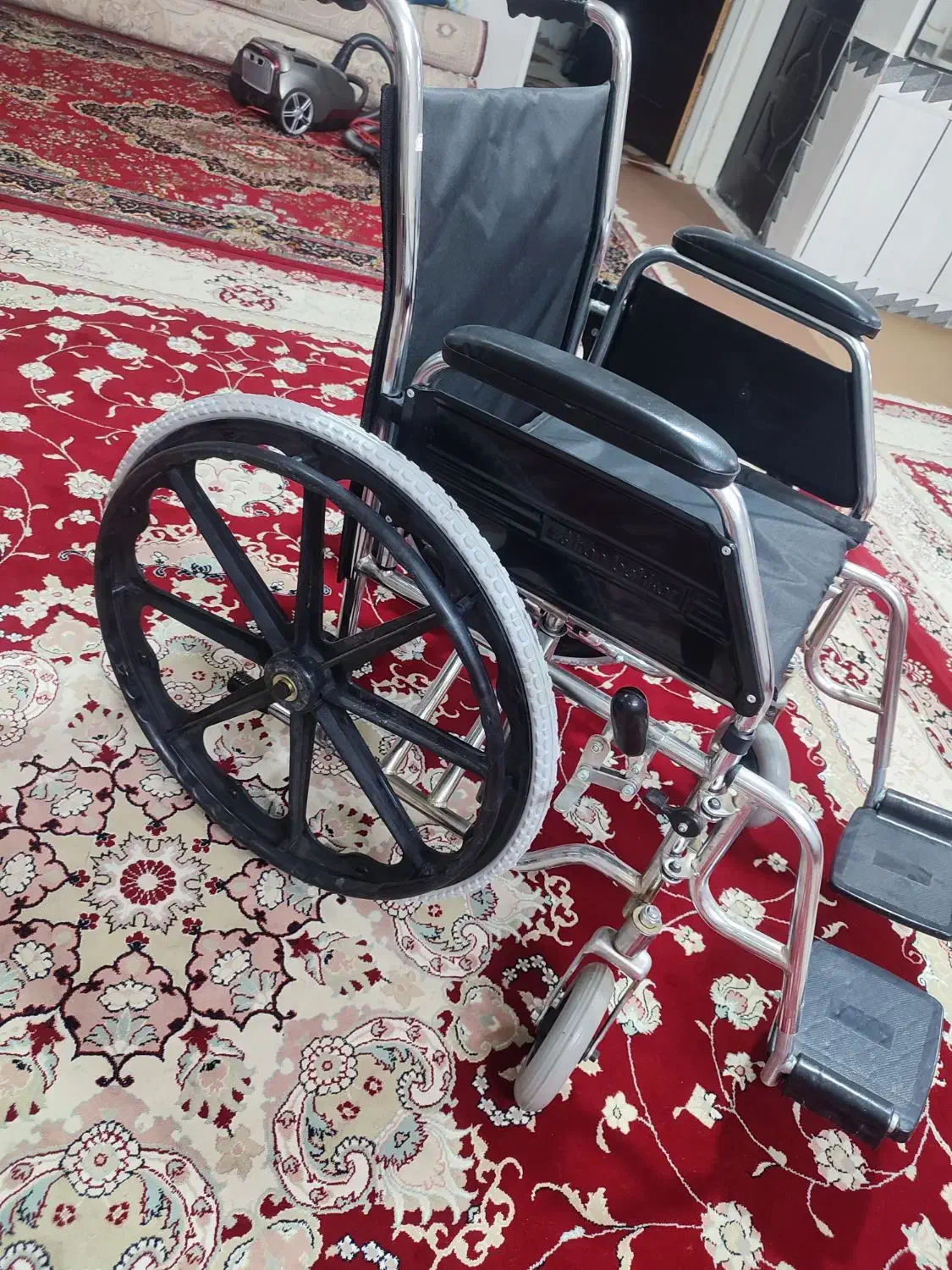 ویلچر نو|پزشکی|شیراز, حومه شیراز|دیوار