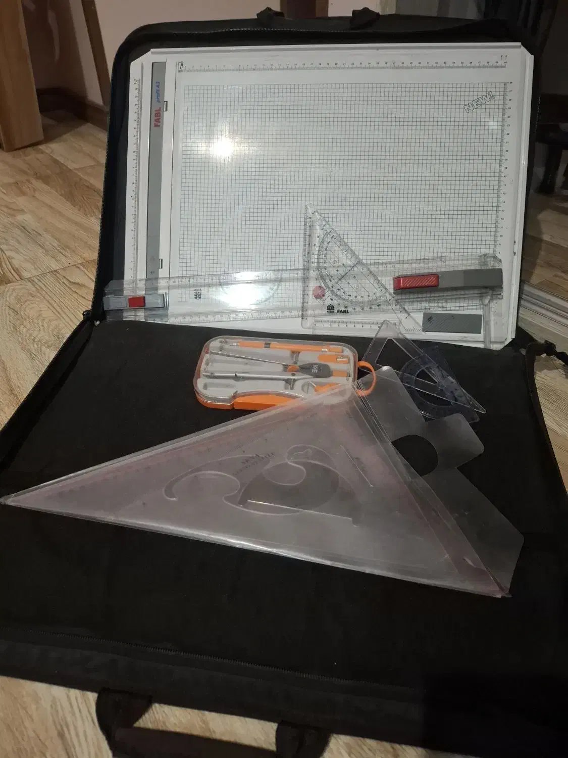 تخته رسم|لوازم التحریر|تهران, باغ خزانه|دیوار