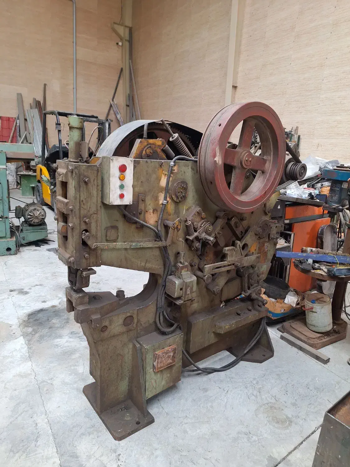 دستگاه‌‌پرس‌نبشی‌بر شش کاره|ماشین‌آلات صنعتی|رباط‌کریم, رباط‌کریم|دیوار