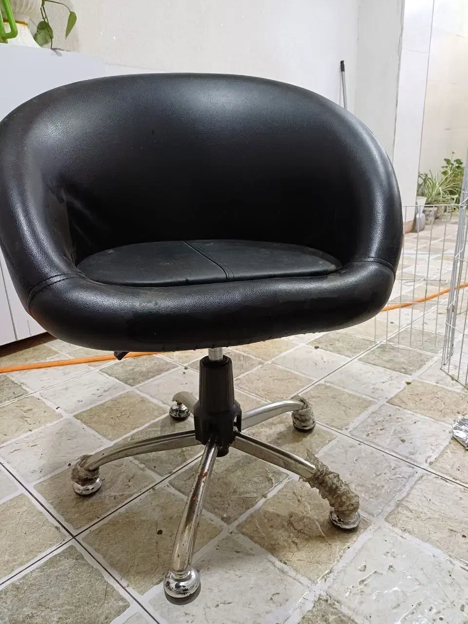 صندلی در حد نو|صندلی و نیمکت|لاهیجان, گلستان|دیوار