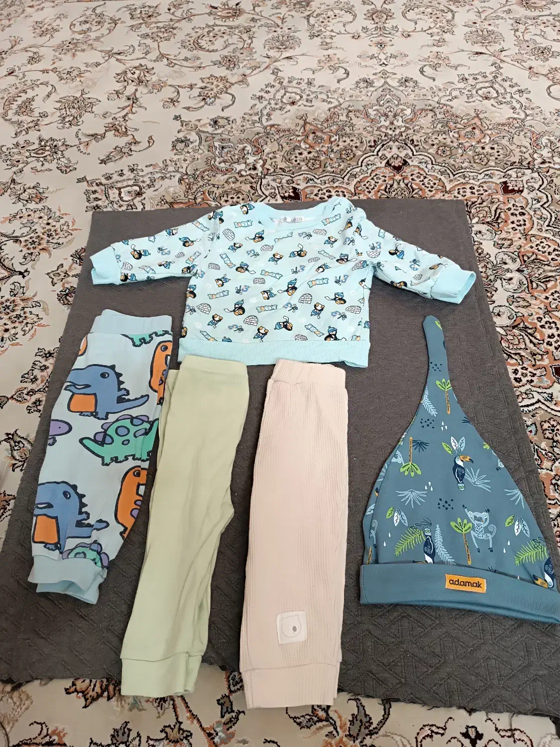 لباس نوزادی خارجی|کفش و لباس بچه|تهران, امامت|دیوار