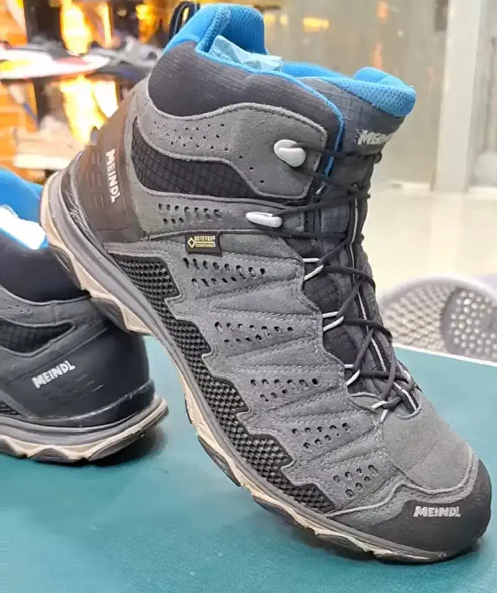 ۳ تا نیم بوت مردانه حرفه ای در حد نو و نو|کیف، کفش، کمربند|صدرا-فارس, فاز ۱|دیوار