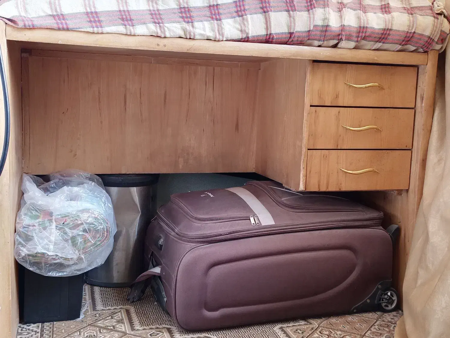 میزچرخ خیاطی ومیزتحریر|میز تحریر و کامپیوتر|فولادشهر, B1|دیوار