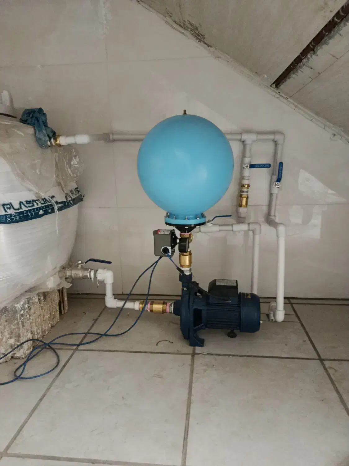 نصب وتعمیربخاری،ابگرمکن لوله کشی آب وفاضلاب|خدمات پیشه و مهارت|یزد, |دیوار