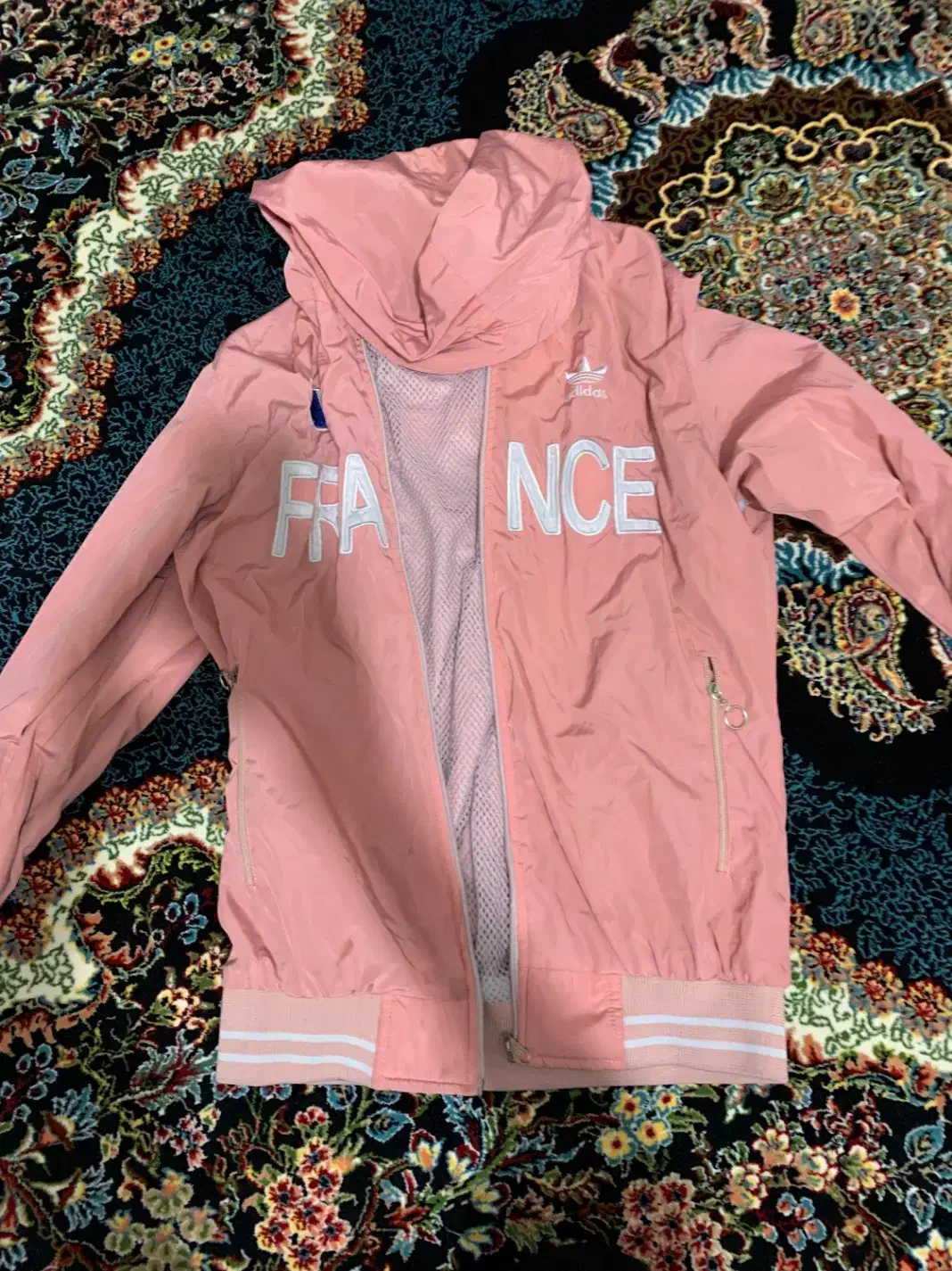 سه عدد سویشرت|لباس|شهریار, شهریار|دیوار