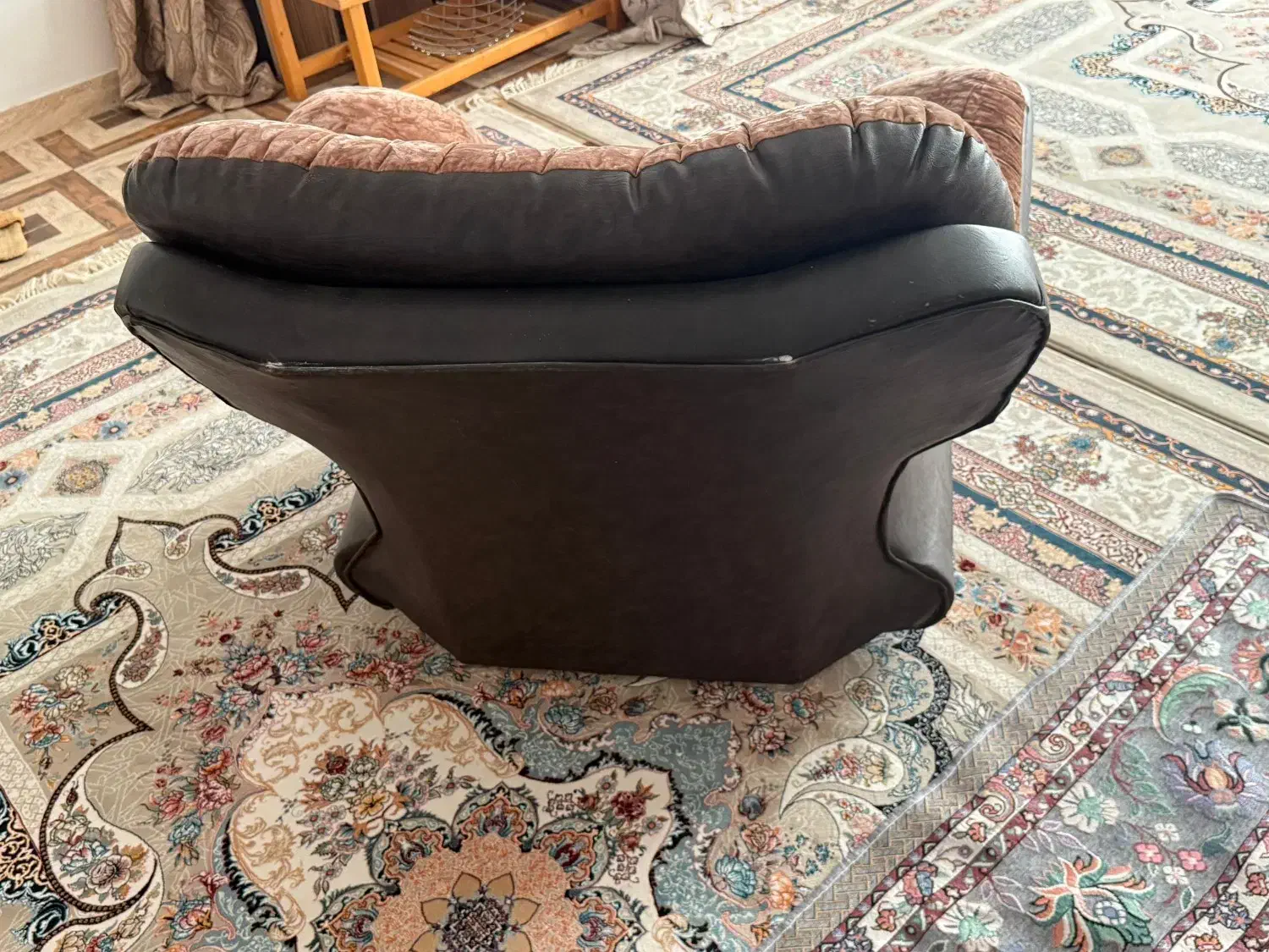 مبل چرمی|مبلمان خانگی و میز عسلی|صومعه‌سرا, |دیوار