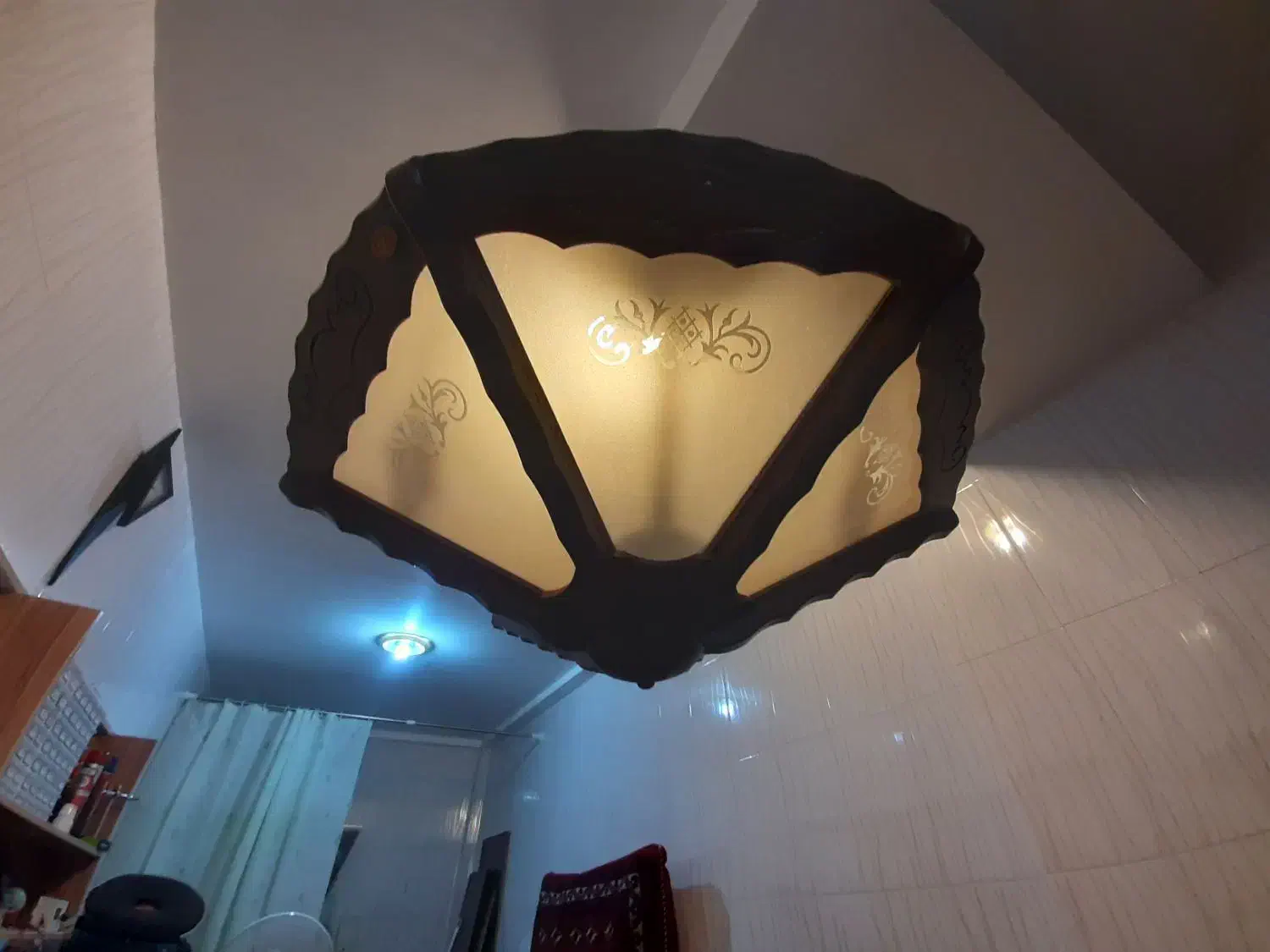 ۶ لوستر چوبی|لوستر و چراغ آویز|شیراز, شهرک بزین|دیوار