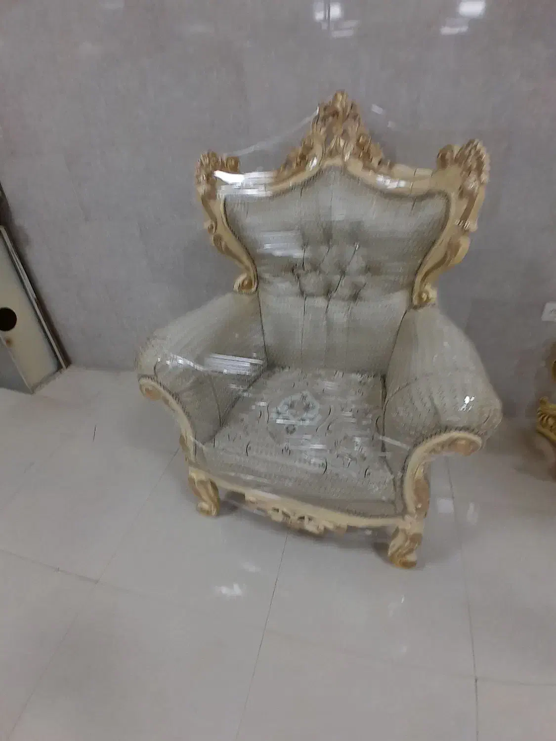 مبل تاج عروس|مبلمان خانگی و میز عسلی|زنجان, |دیوار