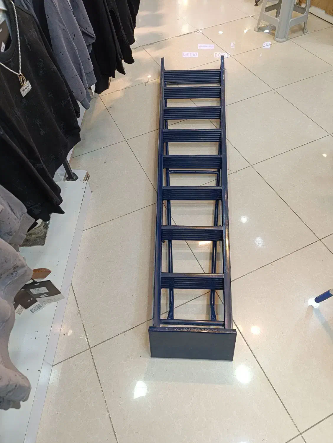 پله آهنی|ابزارآلات|قشم, |دیوار