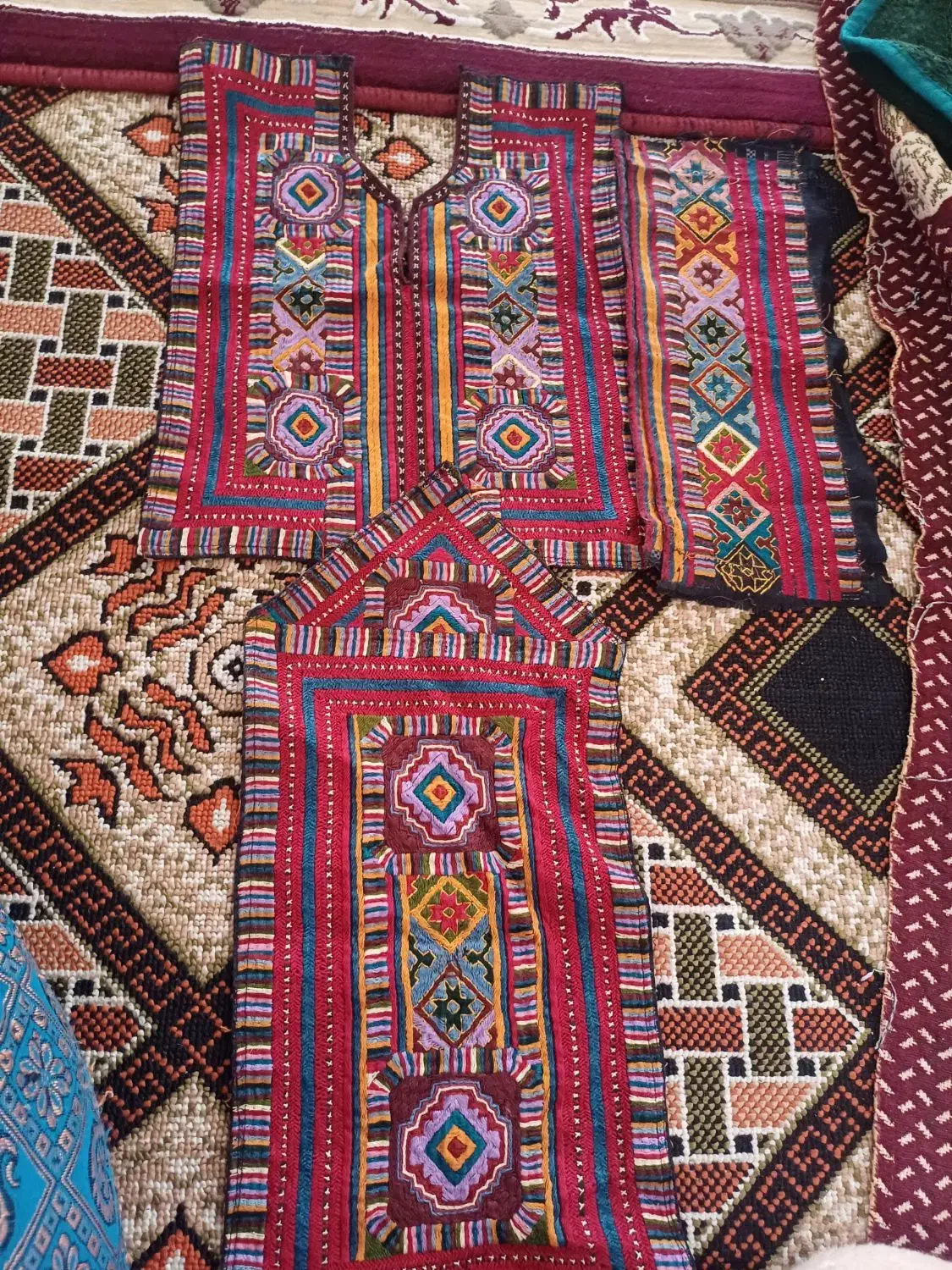 زی آستین|لباس|زهک, |دیوار