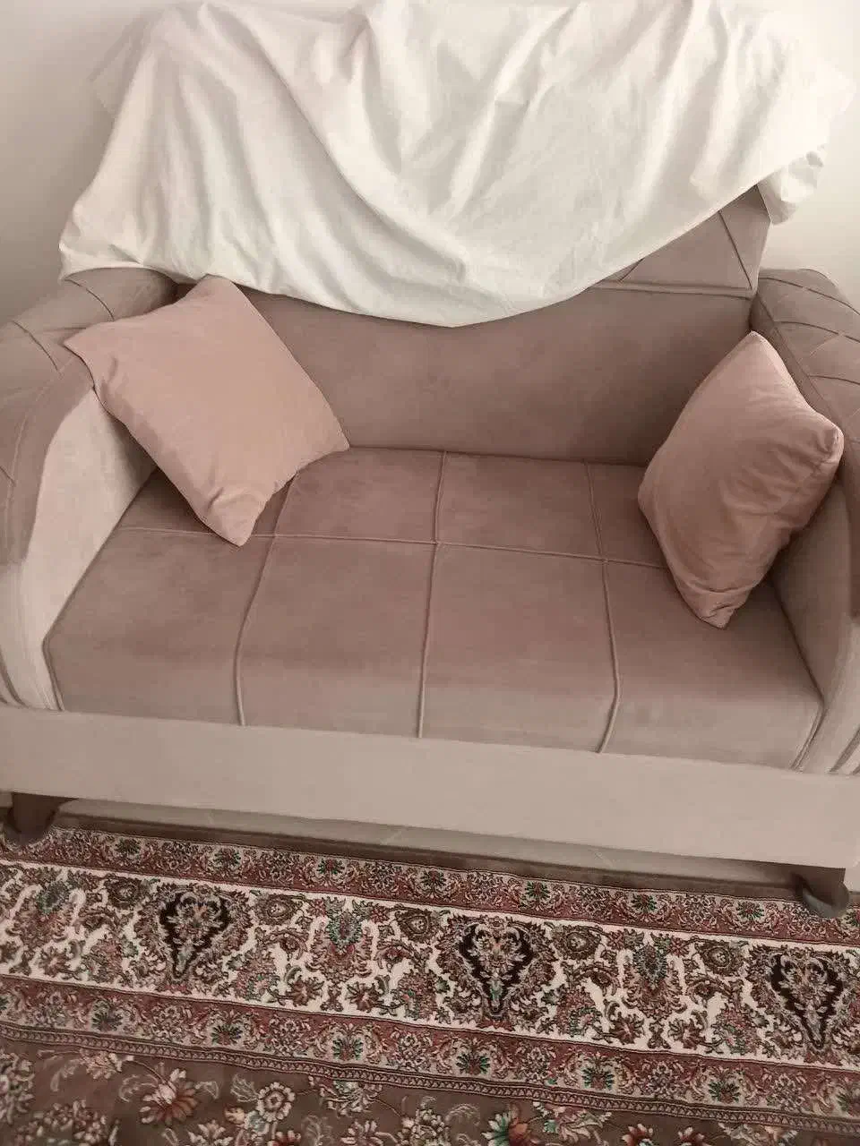 دو تخته فرش ۹ متری در حد نو و دو دست مبلمان ۷ نفره|فرش|بروجرد, |دیوار