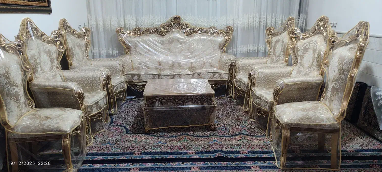 مبل سلطنتی 9نفره|مبلمان خانگی و میز عسلی|قم, شهرک فاطمیه|دیوار