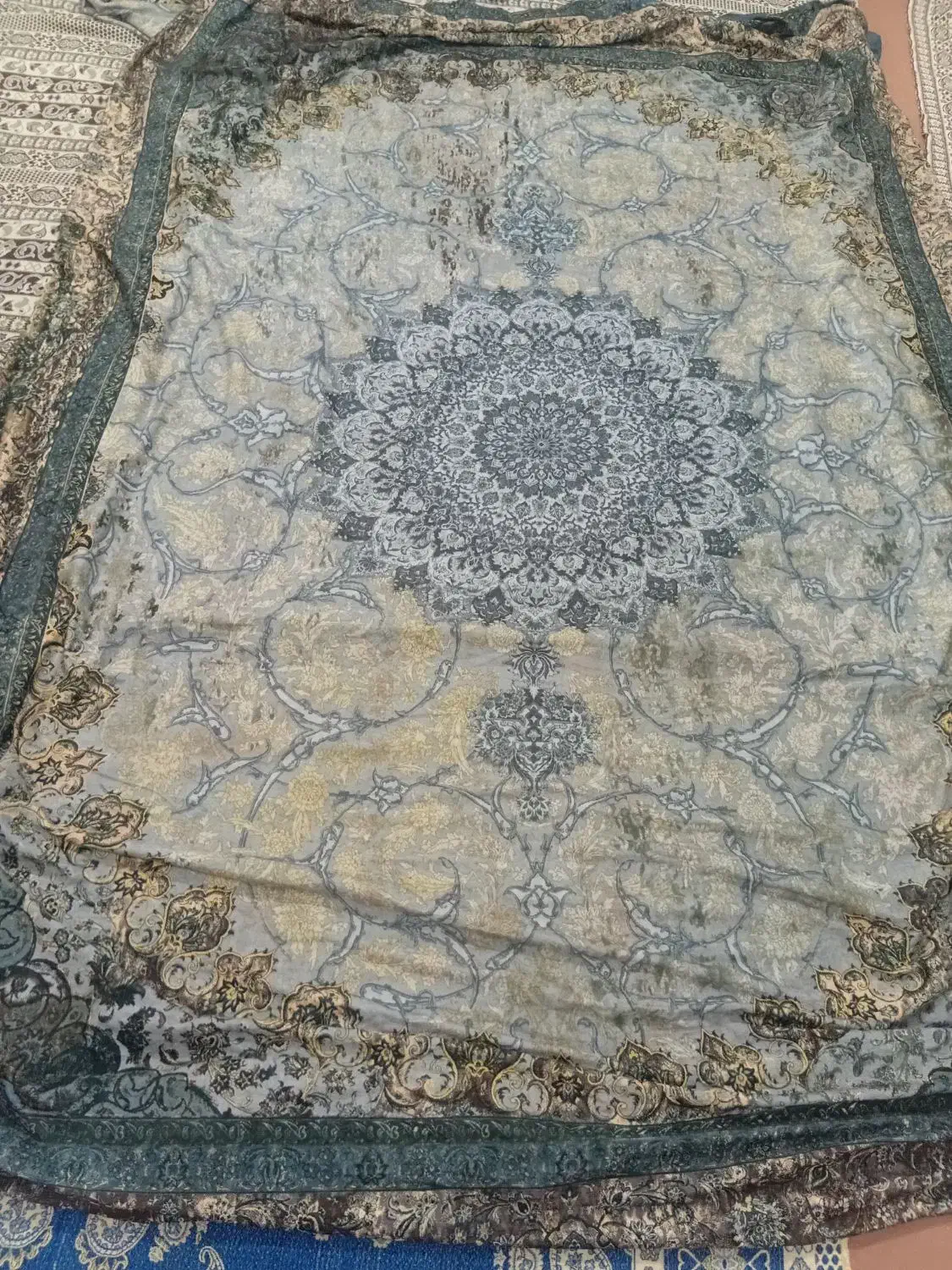 یک جفت روفرشی|روفرشی|رباط‌کریم, الارد|دیوار