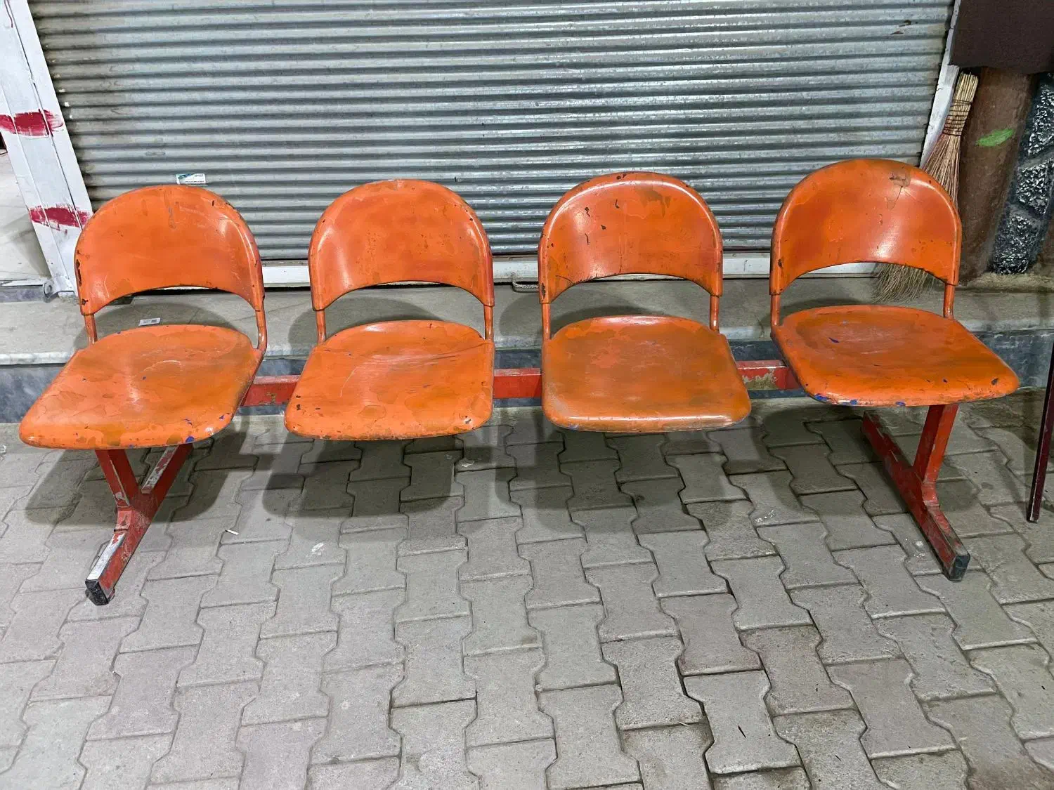 باربند صندلی جلومبلی|صندلی و نیمکت|سلماس, |دیوار