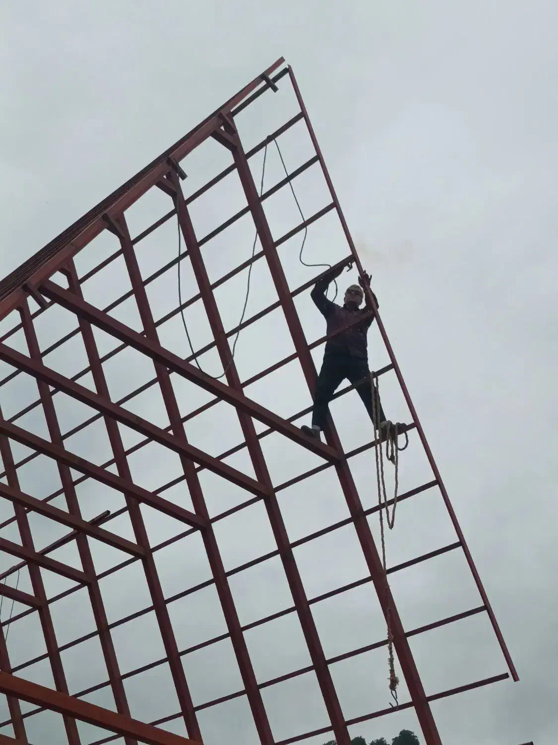 جوشکاری ، والپست ، ویلا سوئیسی ، اسکلت فلزی|خدمات پیشه و مهارت|رشت, منظریه|دیوار