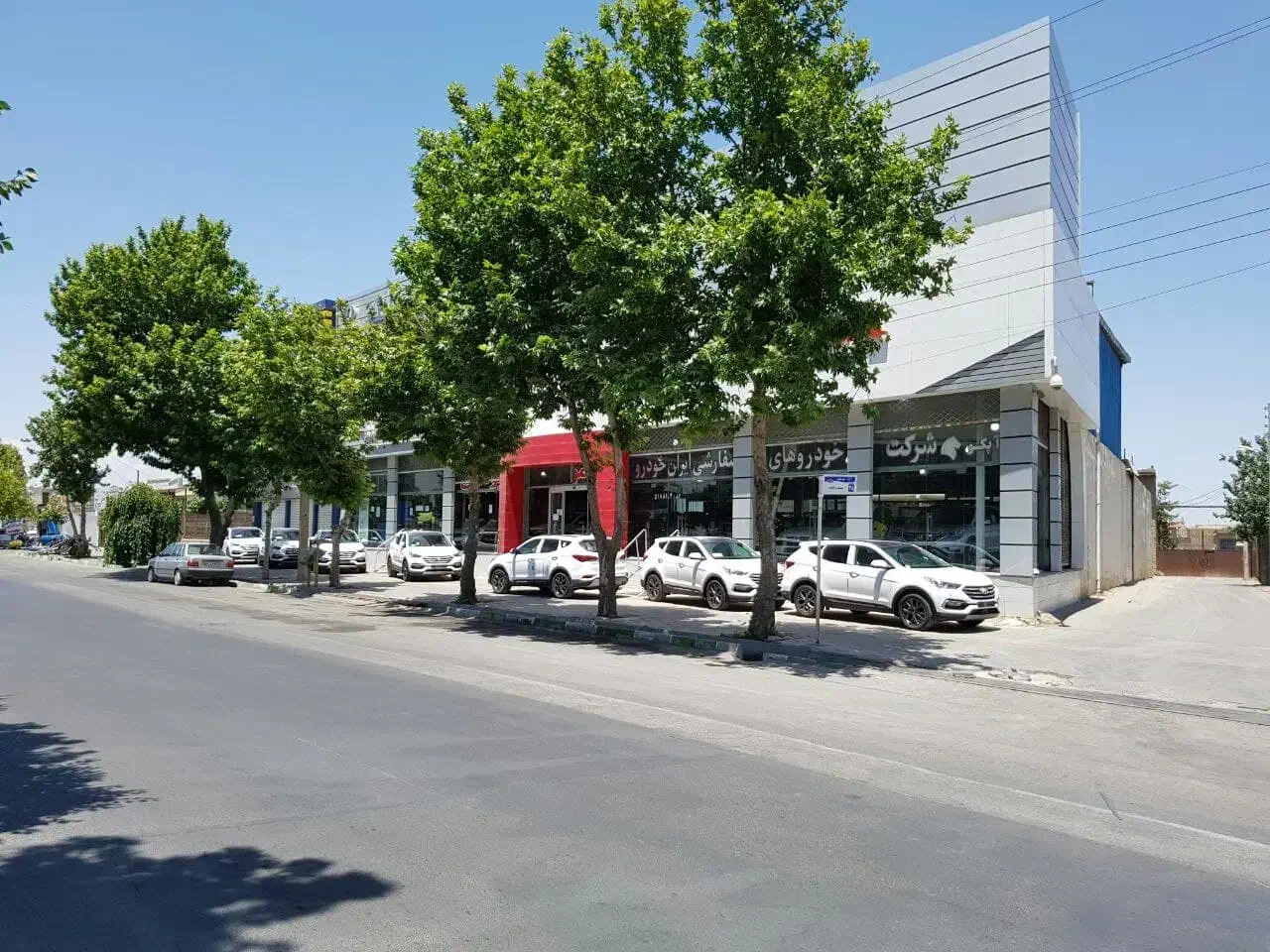 گروه خودرویی احمدی-لوکانو L8 جدید سفید صفر ۲۰۲۵|خودرو سواری و وانت|ارومیه, |دیوار