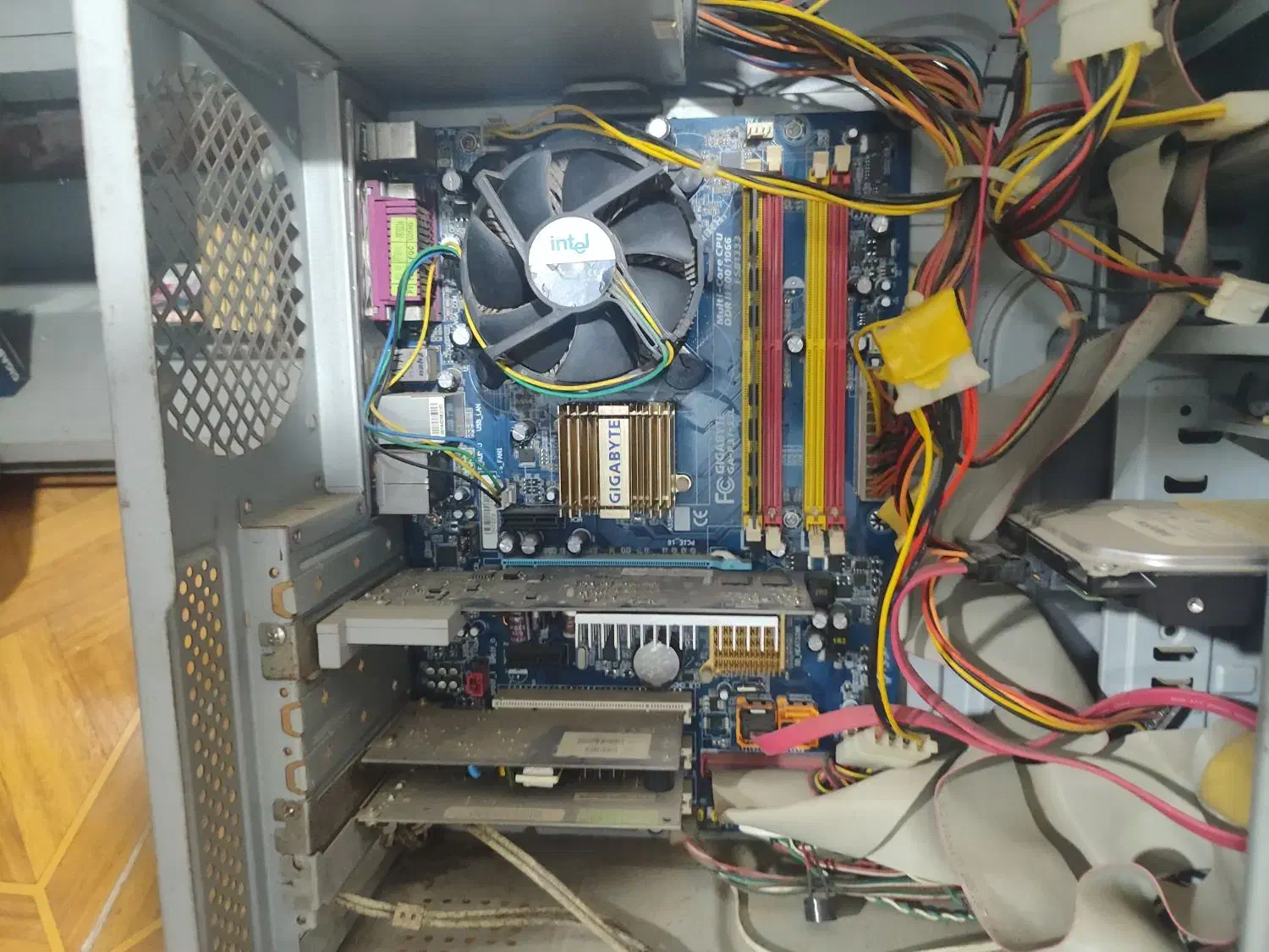 کیس کامپیوتر|رایانه رومیزی|آمل, |دیوار