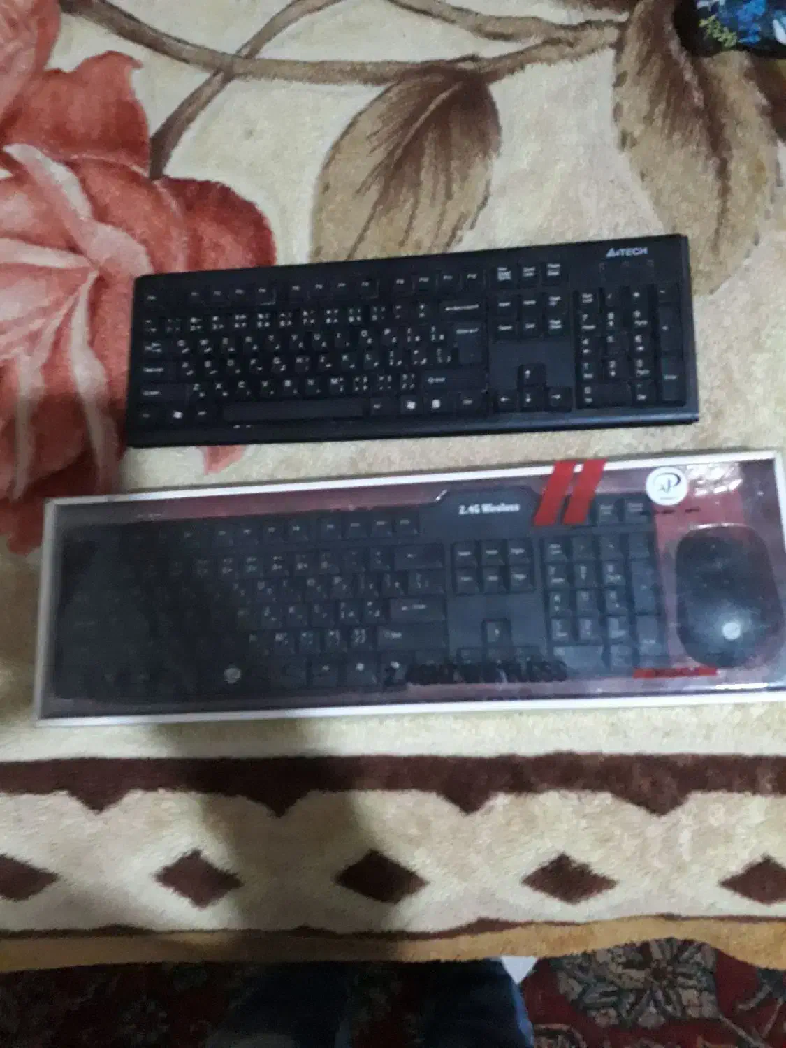 ۲عدد کیبورد کامپیوتر در حد نو بی سیم لاکچری|قطعات و لوازم جانبی رایانه|رشت, هلال احمر|دیوار