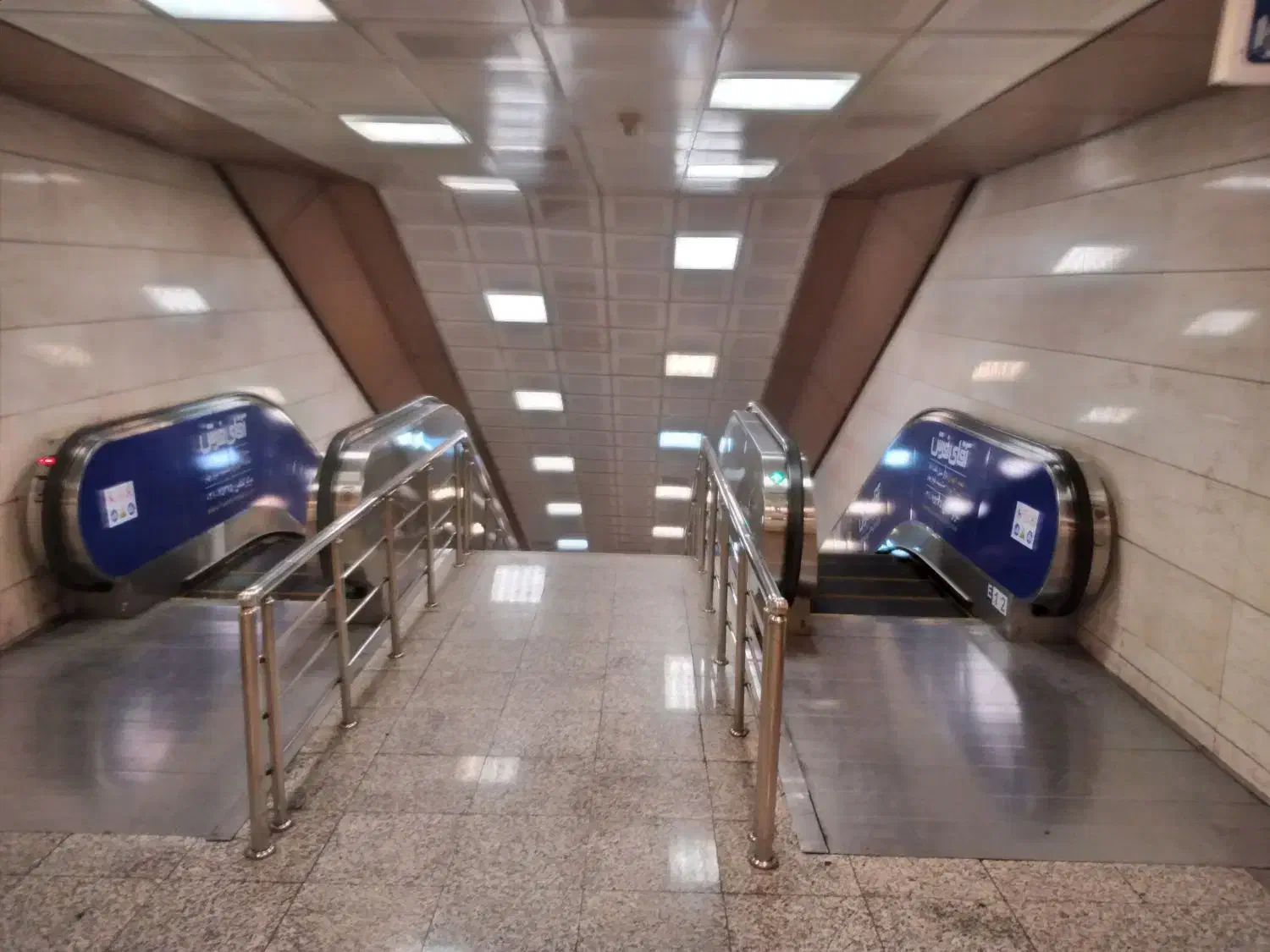 خدمات تخصصی پله برقی|مصالح و تجهیزات ساختمان|شیراز, زرگری|دیوار