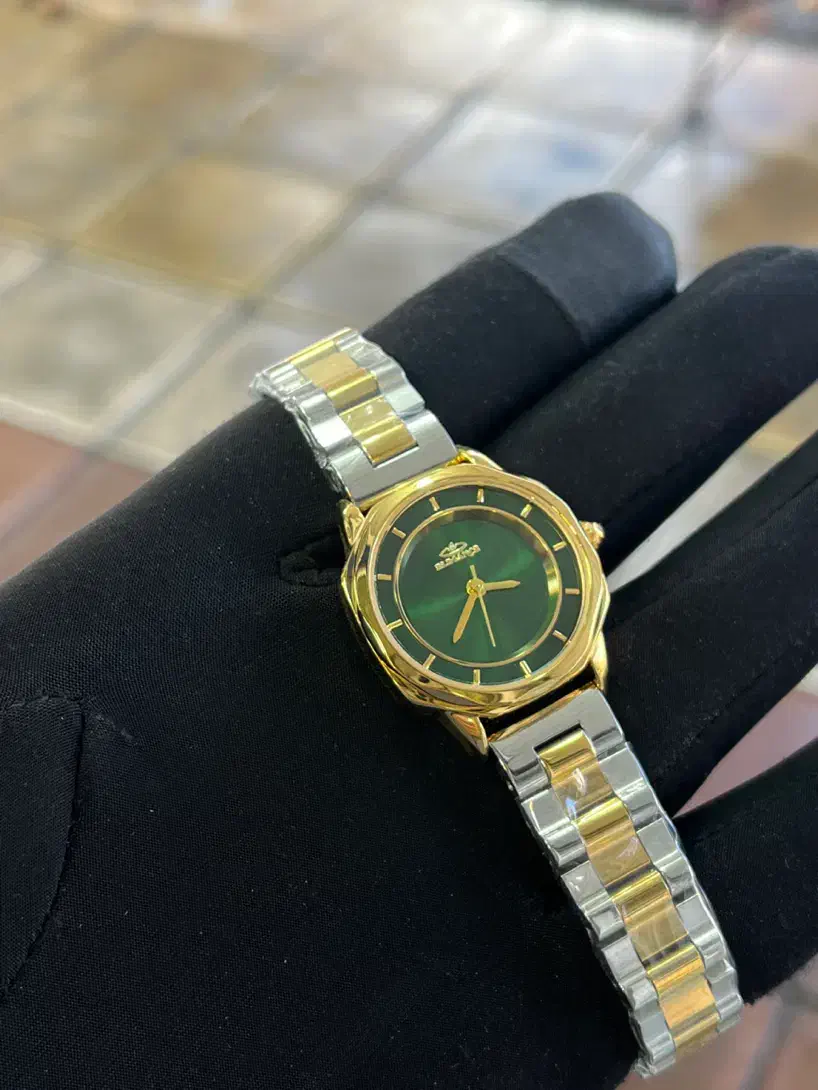 گالری برکه/ساعت|ساعت|آبدانان, |دیوار