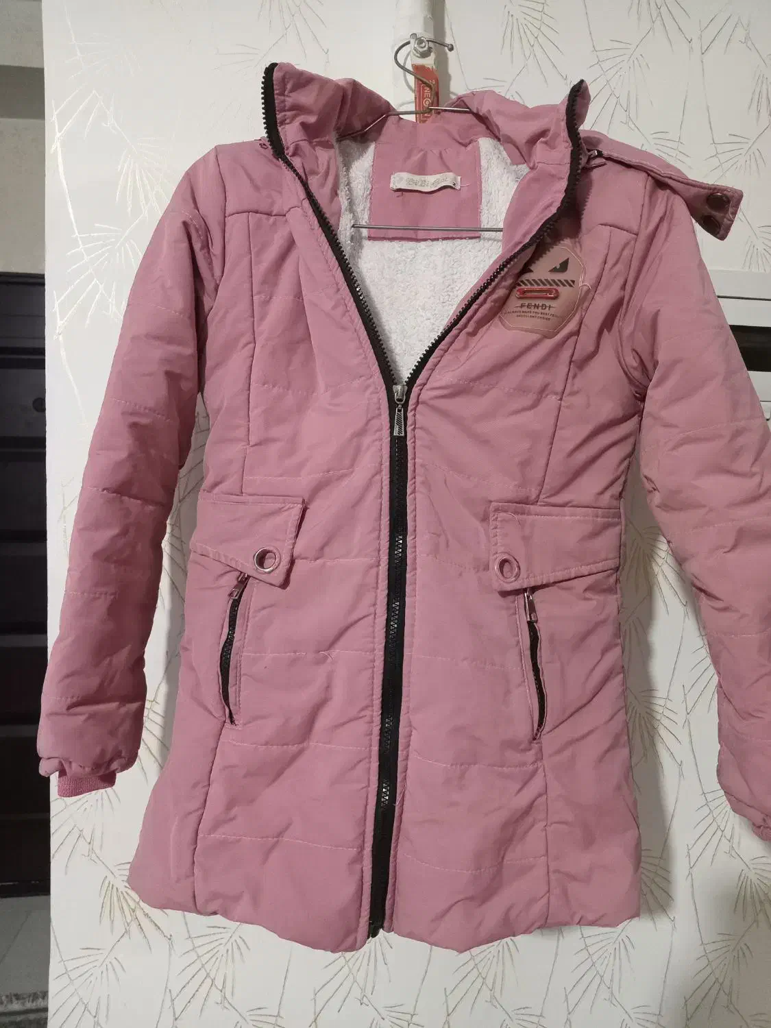 کاپشن دخترانه|لباس|مهاجران, |دیوار