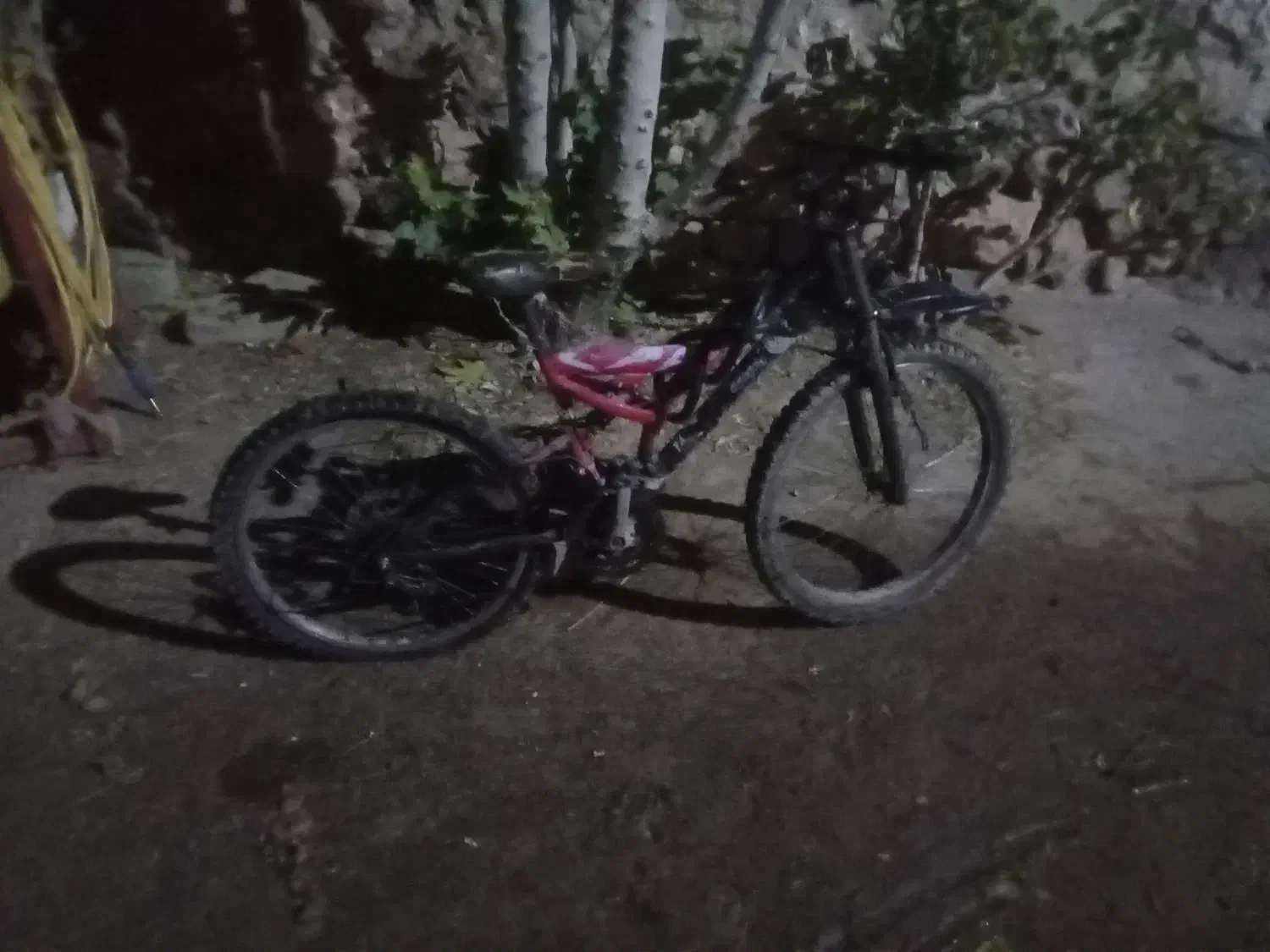 دوچرخه۲۴ سالم فقط یک عدد تیوب عقب میخواهد|دوچرخه، اسکیت، اسکوتر|بیستون, |دیوار