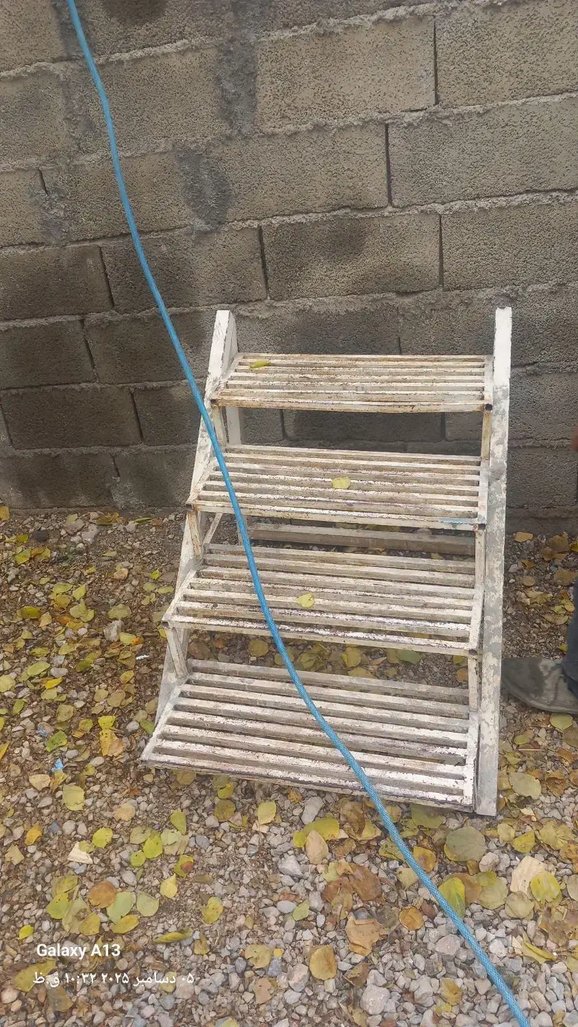 پله اهنی|مصالح و تجهیزات ساختمان|نورآباد, |دیوار