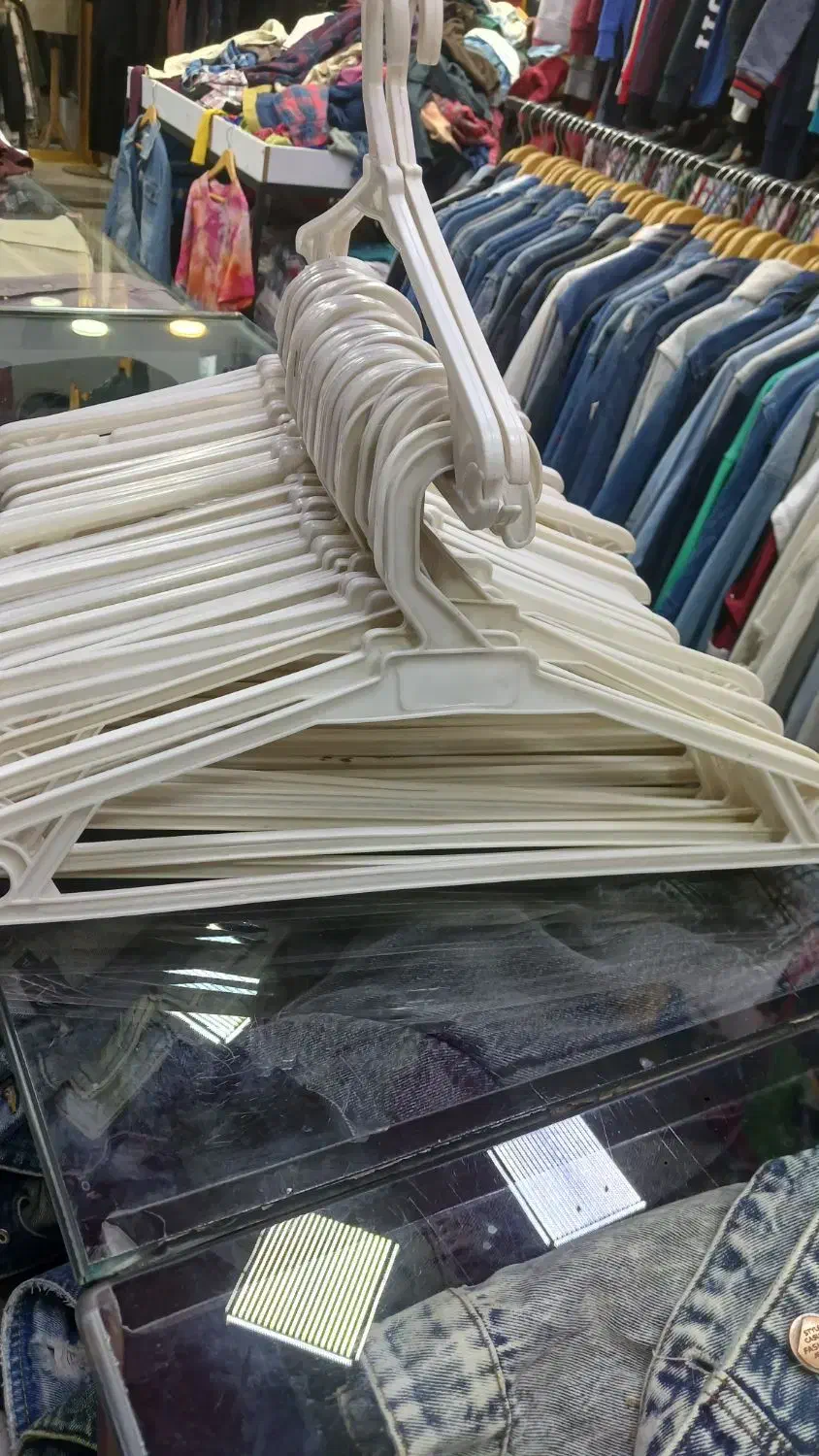 آوریز لباس|فروشگاه و مغازه|ارومیه, |دیوار