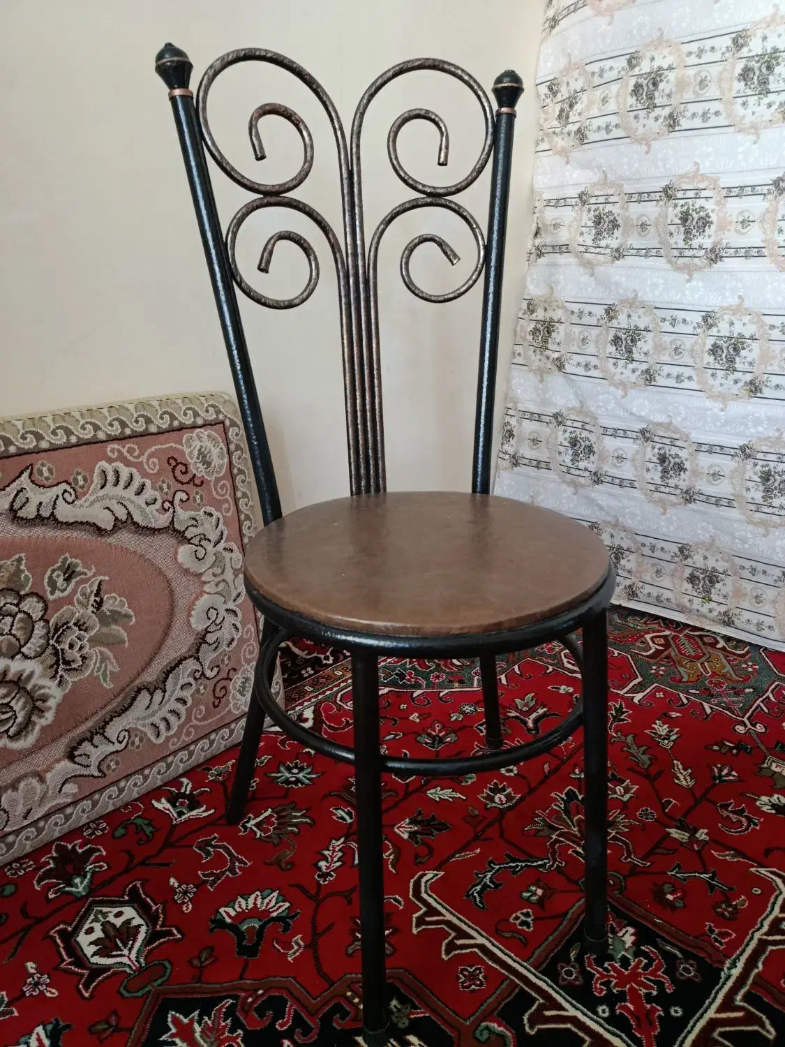 صندلی فلزی با روکش چرمی|صندلی و نیمکت|مشگین شهر, |دیوار