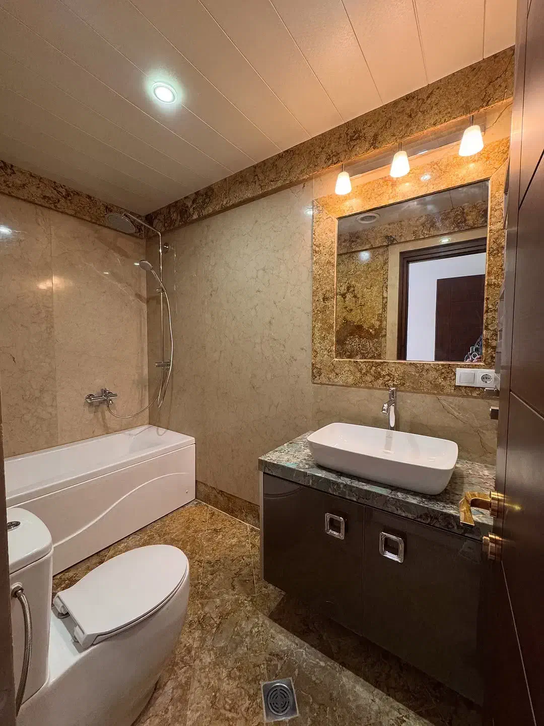 اندرزگو 270م برج باغ با متریال قوی مشاعات Full