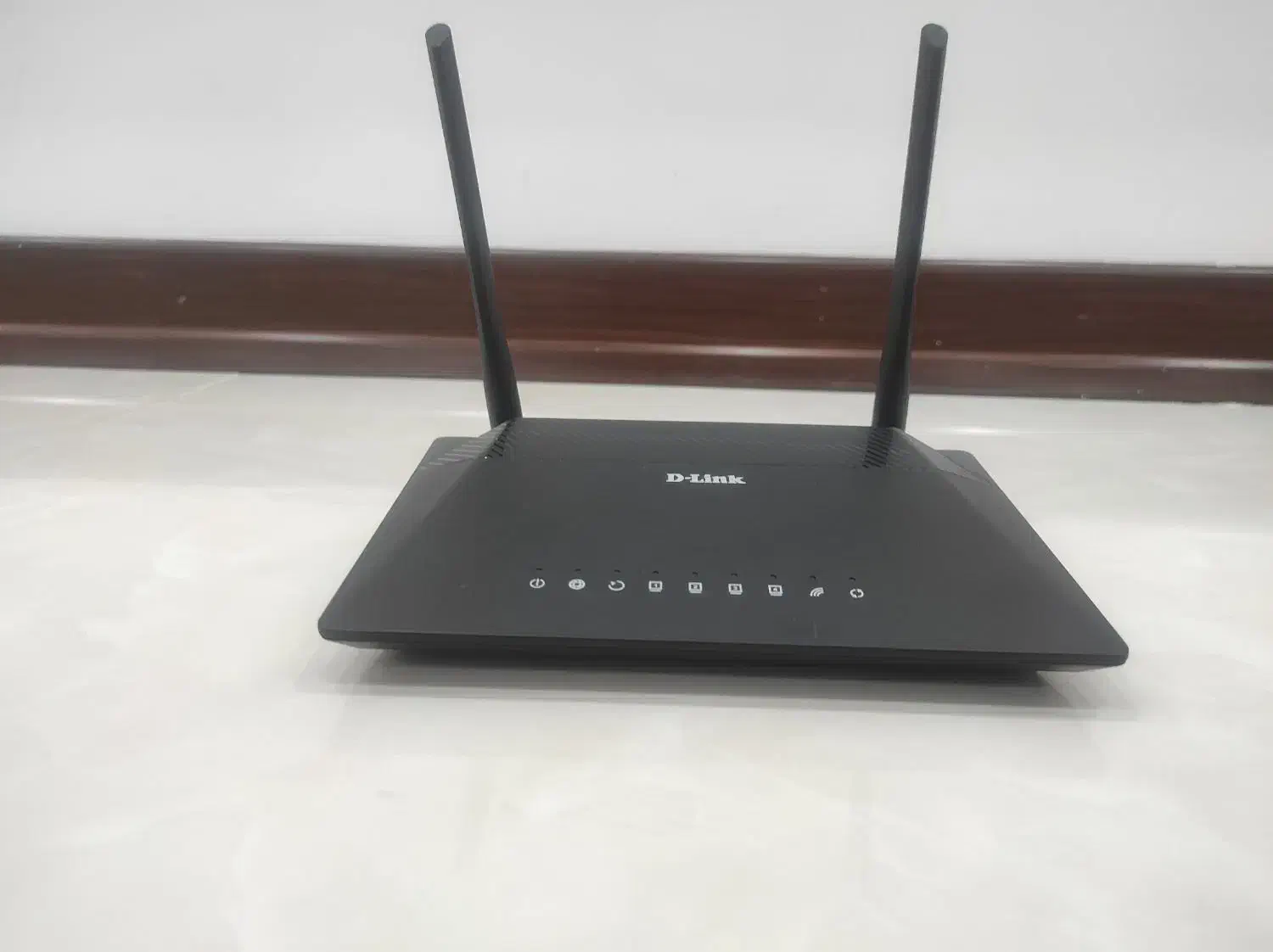 مودم دی لینک DSL224 در حد نو با کارتن و لوازم کامل|مودم و تجهیزات شبکه|نظرآباد, نظرآباد|دیوار