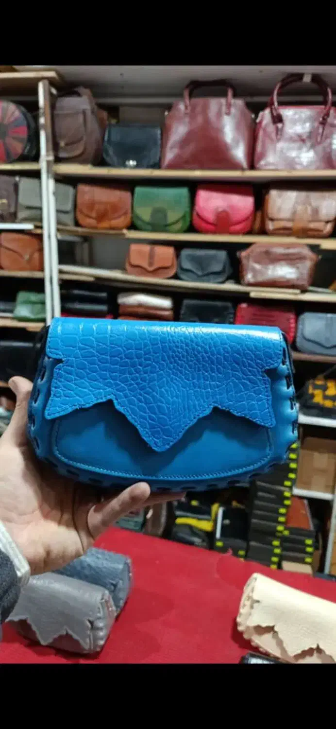 کیف در پروانه برگی چرم طبیعی|کیف، کفش، کمربند|اردبیل, |دیوار