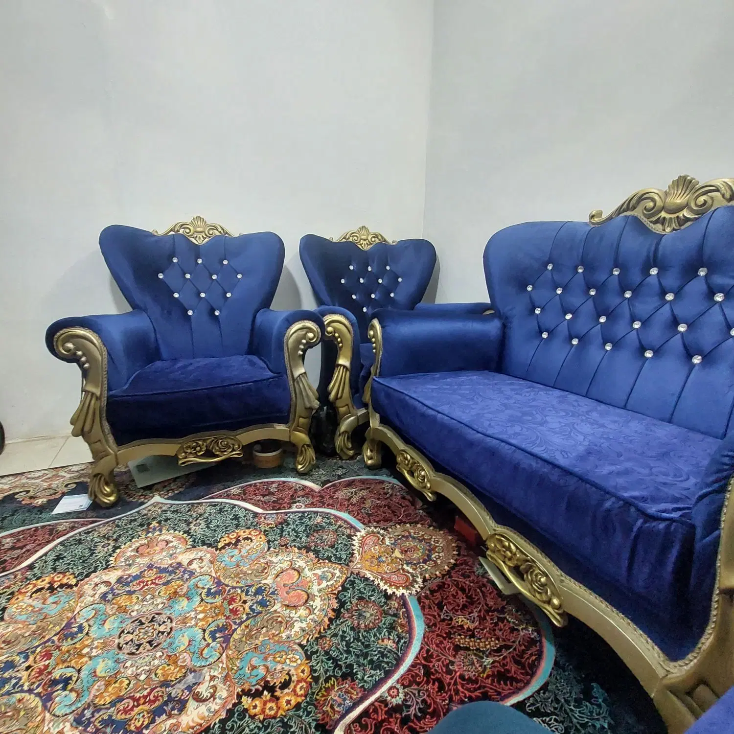مبل ۷نفره استیل سالم باجلومبلی و دوتاعسلی|مبلمان خانگی و میز عسلی|تهران, آهنگران (سراسیاب دولاب)|دیوار