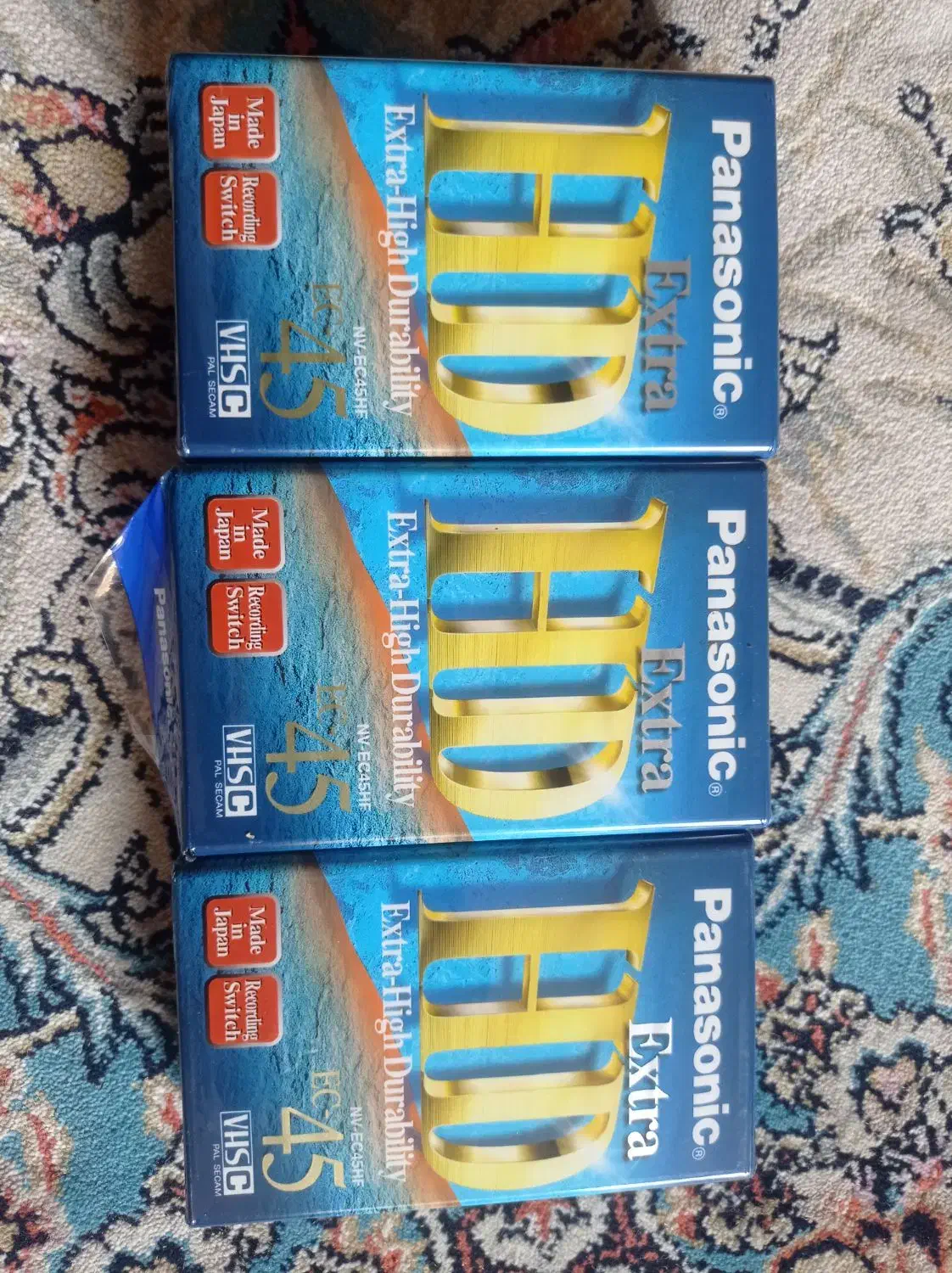 نوار کاست خام|فیلم و موسیقی|شیراز, فرگاز|دیوار