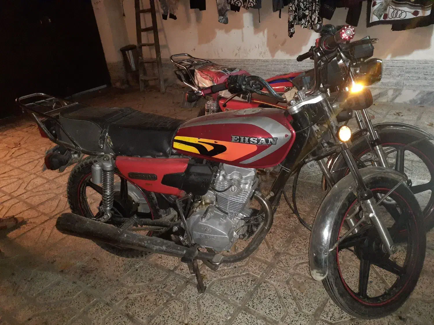 موتور احسان۴۰۲|موتورسیکلت|مشهد, شهید معقول|دیوار