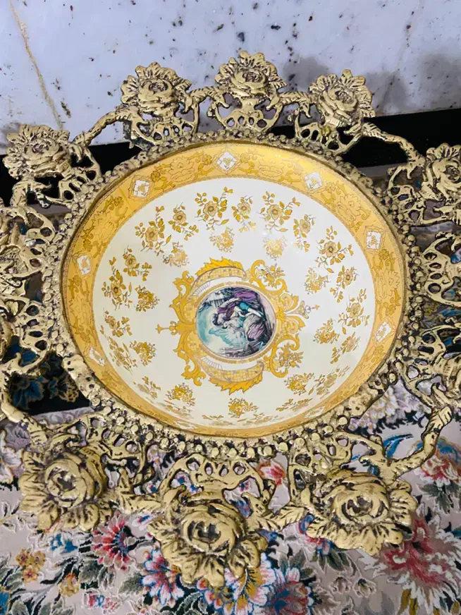 برنزه|ظروف سرو و پذیرایی|پاوه, |دیوار