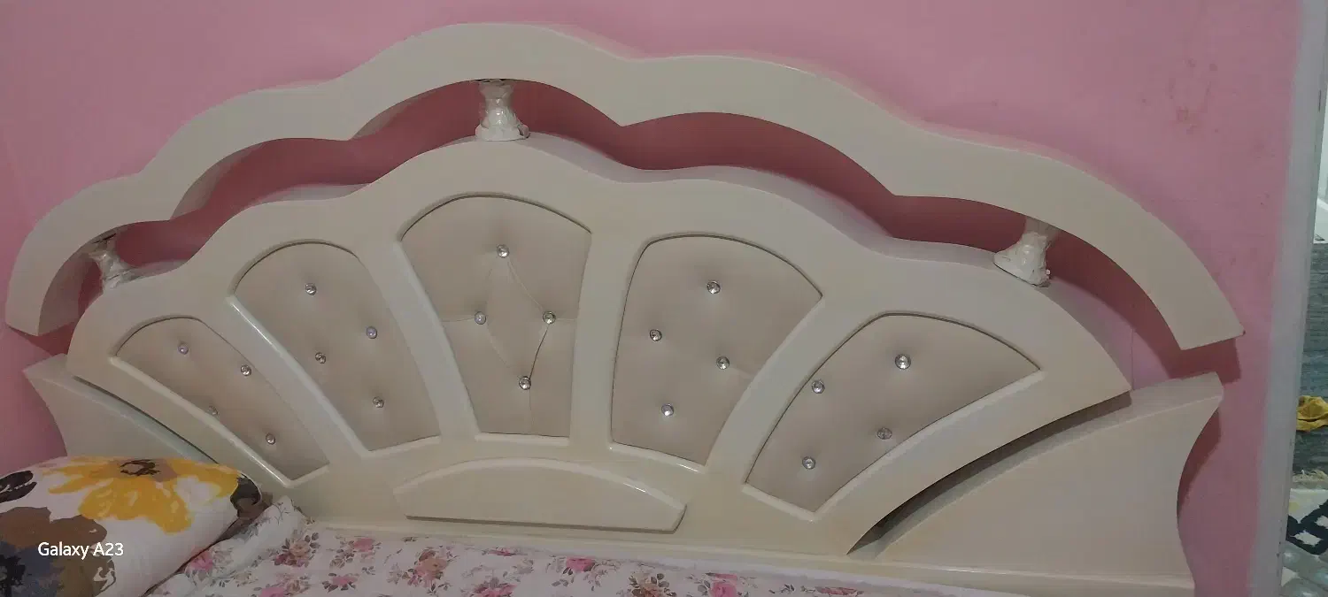 تخت ودراور|تخت و سرویس خواب|قائن, |دیوار