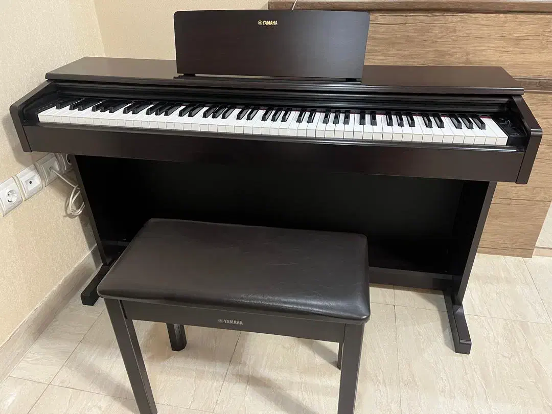 پیانو یاماها|پیانو، کیبورد، آکاردئون|زنجان, |دیوار