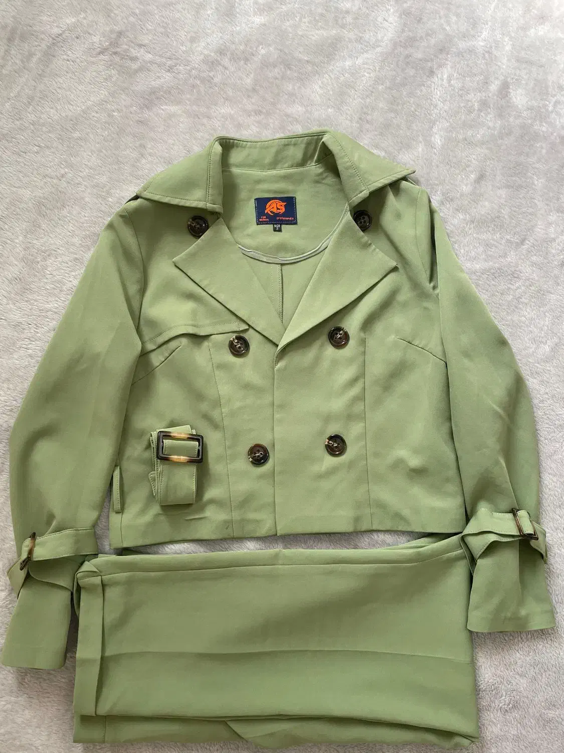 تعدادی لباس مراسم|لباس|پاکدشت, پاکدشت (مامازند)|دیوار